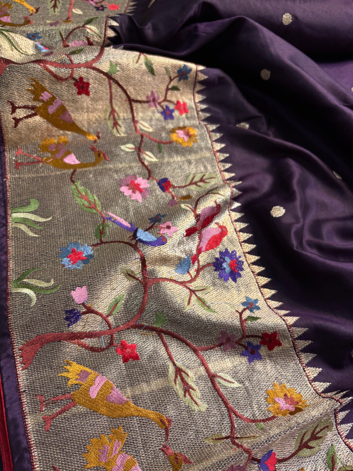 NYD122 (2D) : Dark purple-gold