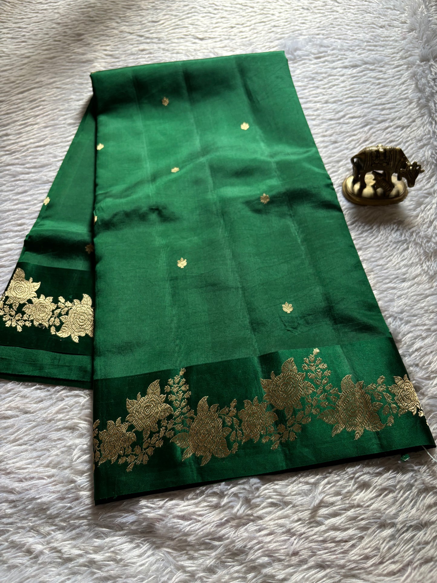 Anupama : Solid Bottle green