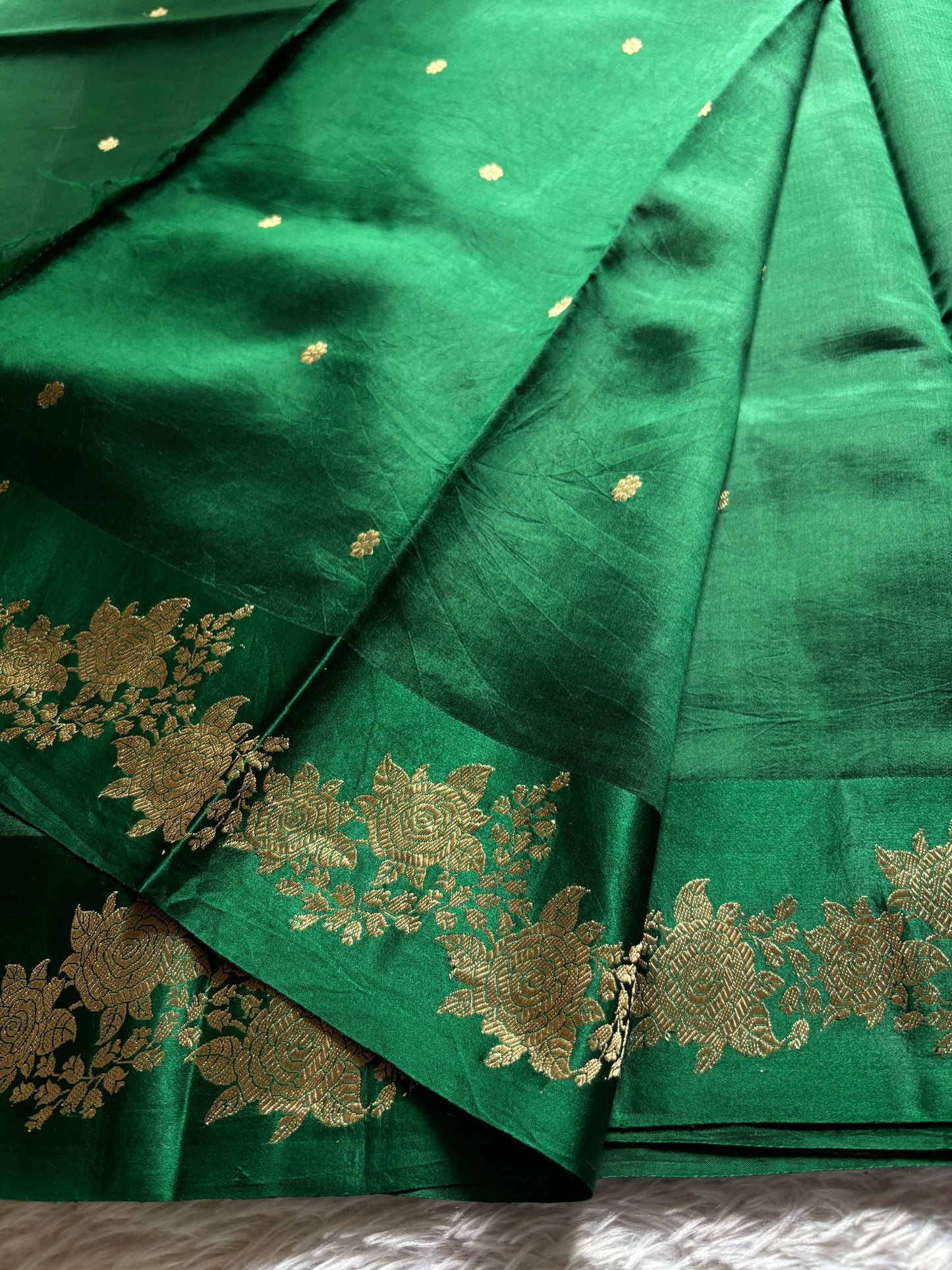 Anupama : Solid Bottle green
