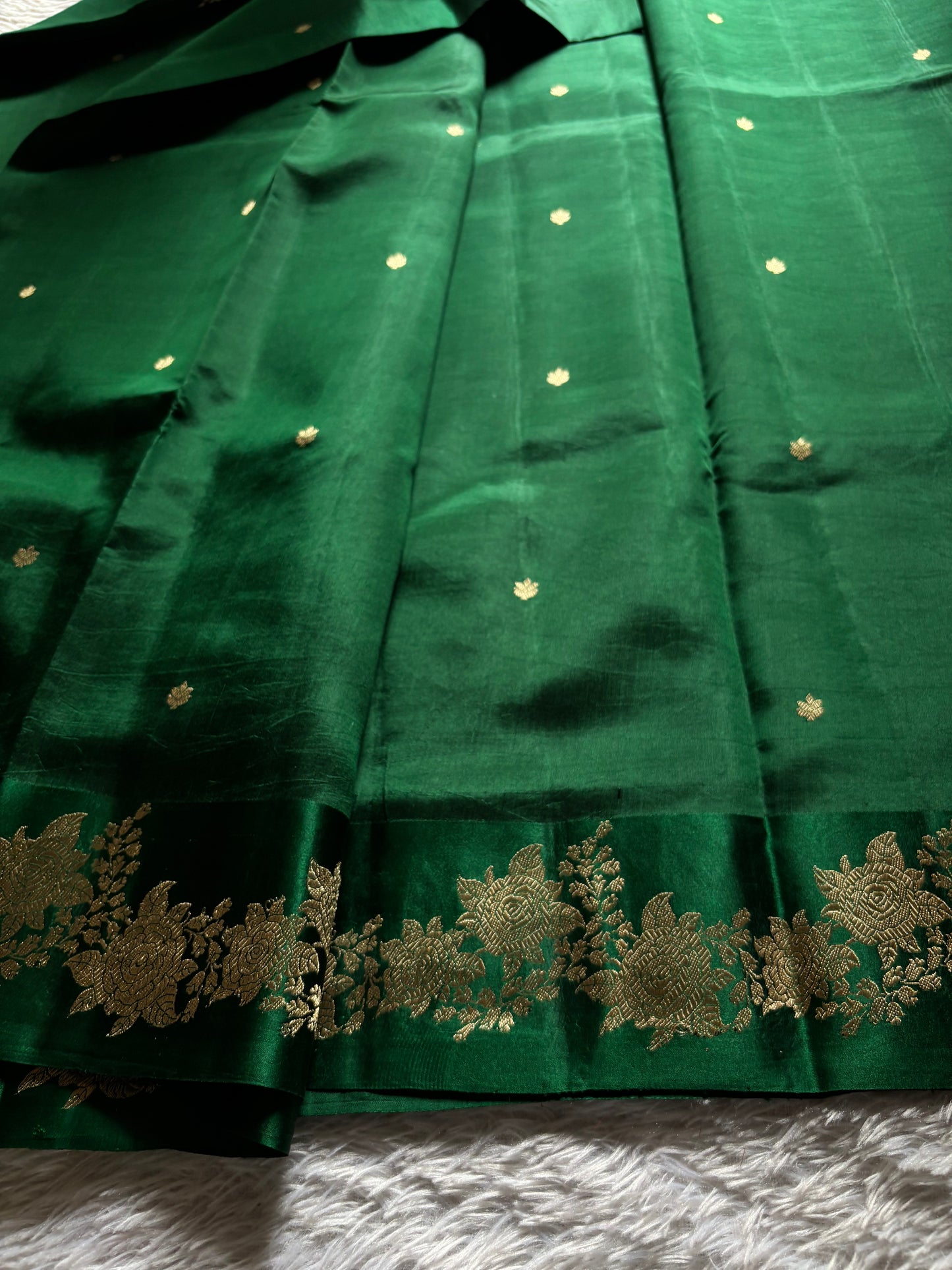 Anupama : Solid Bottle green