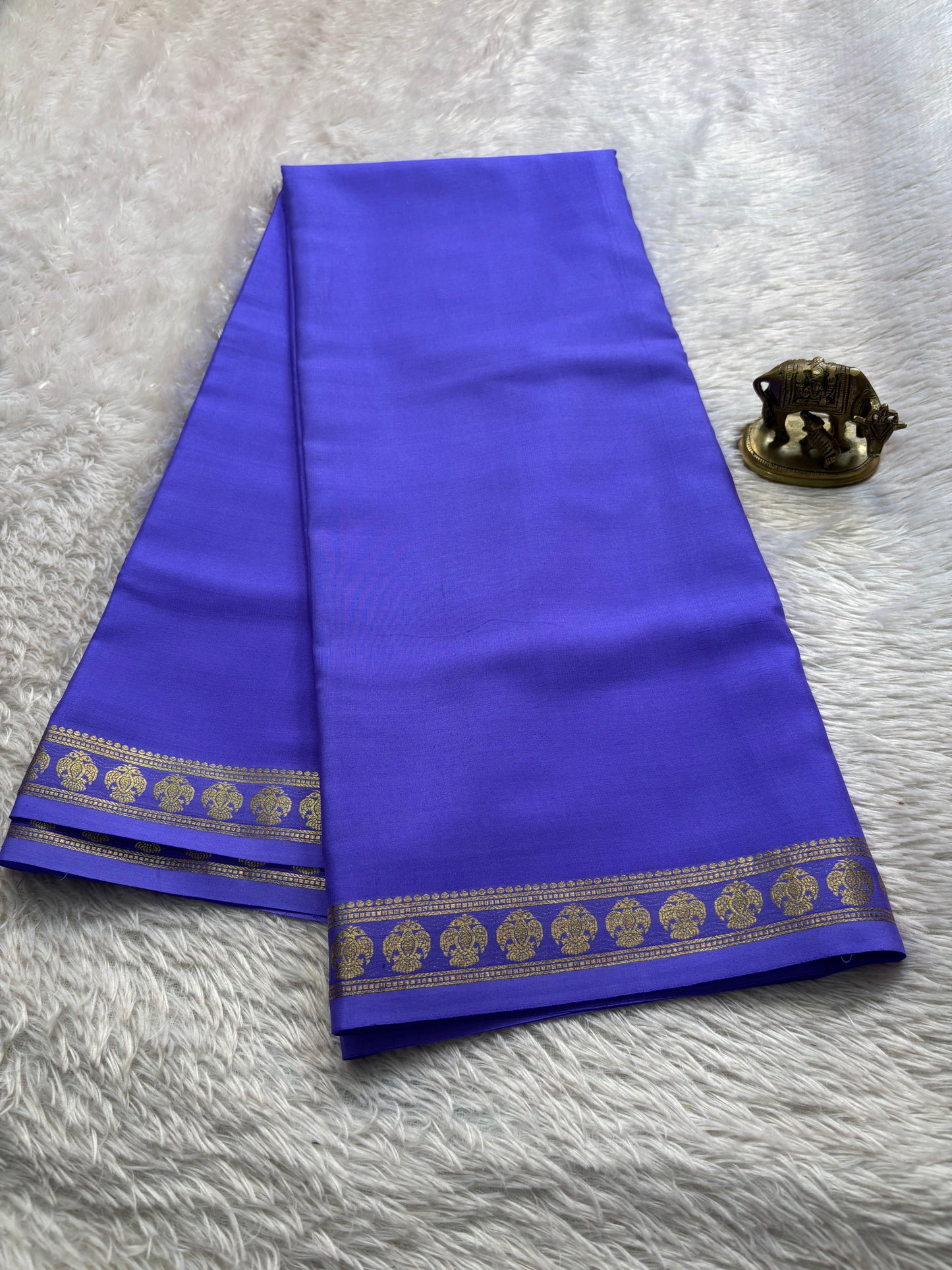 Brunda : Solid Purplish blue
