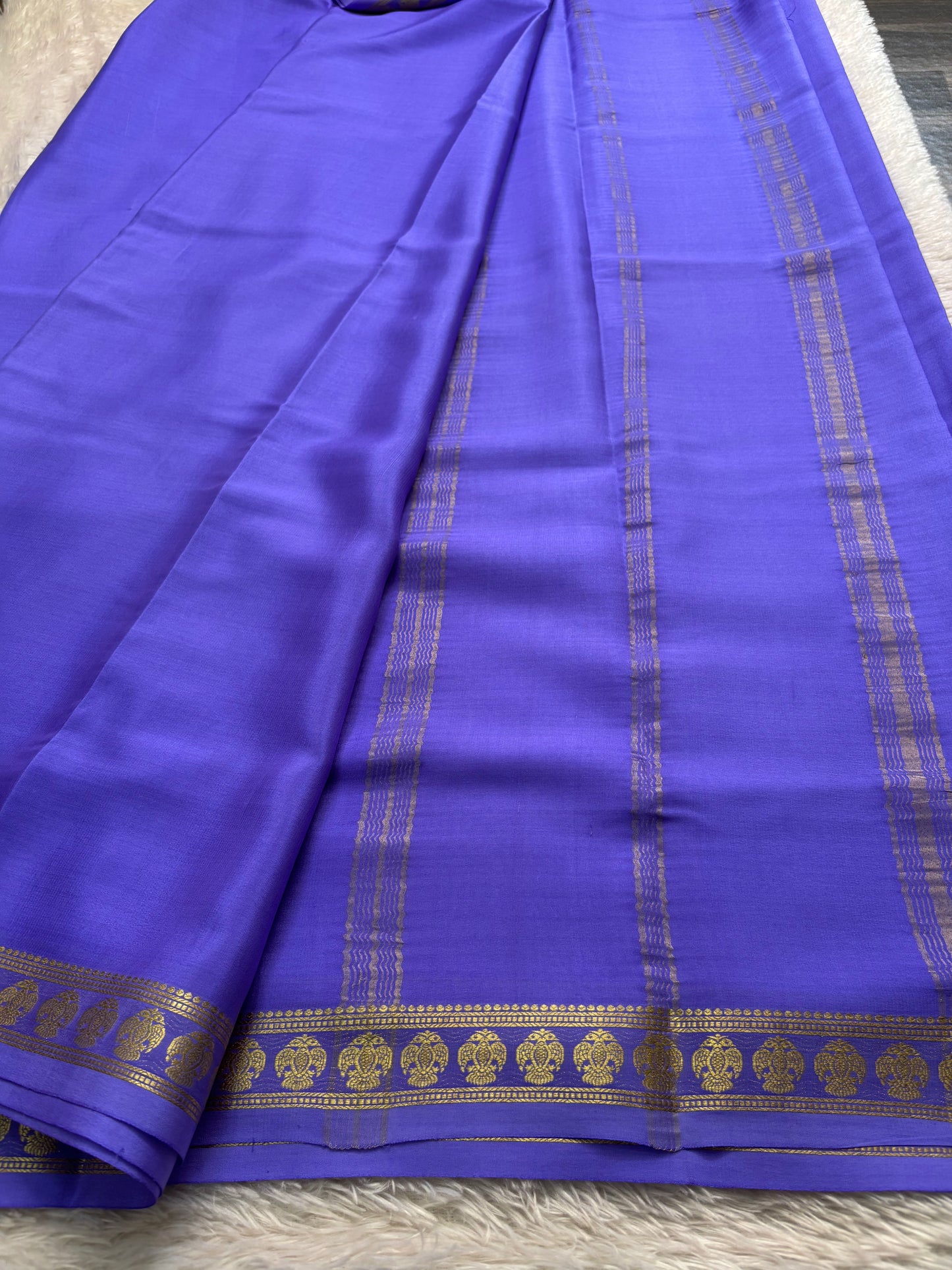 Brunda : Solid Purplish blue