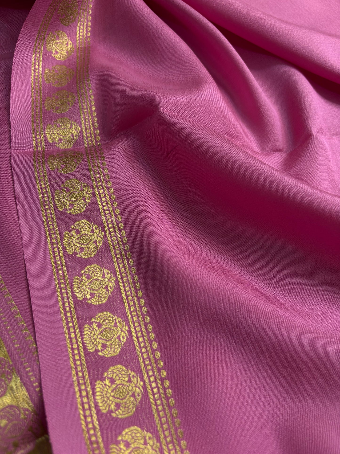 Brunda : Solid Bright pink