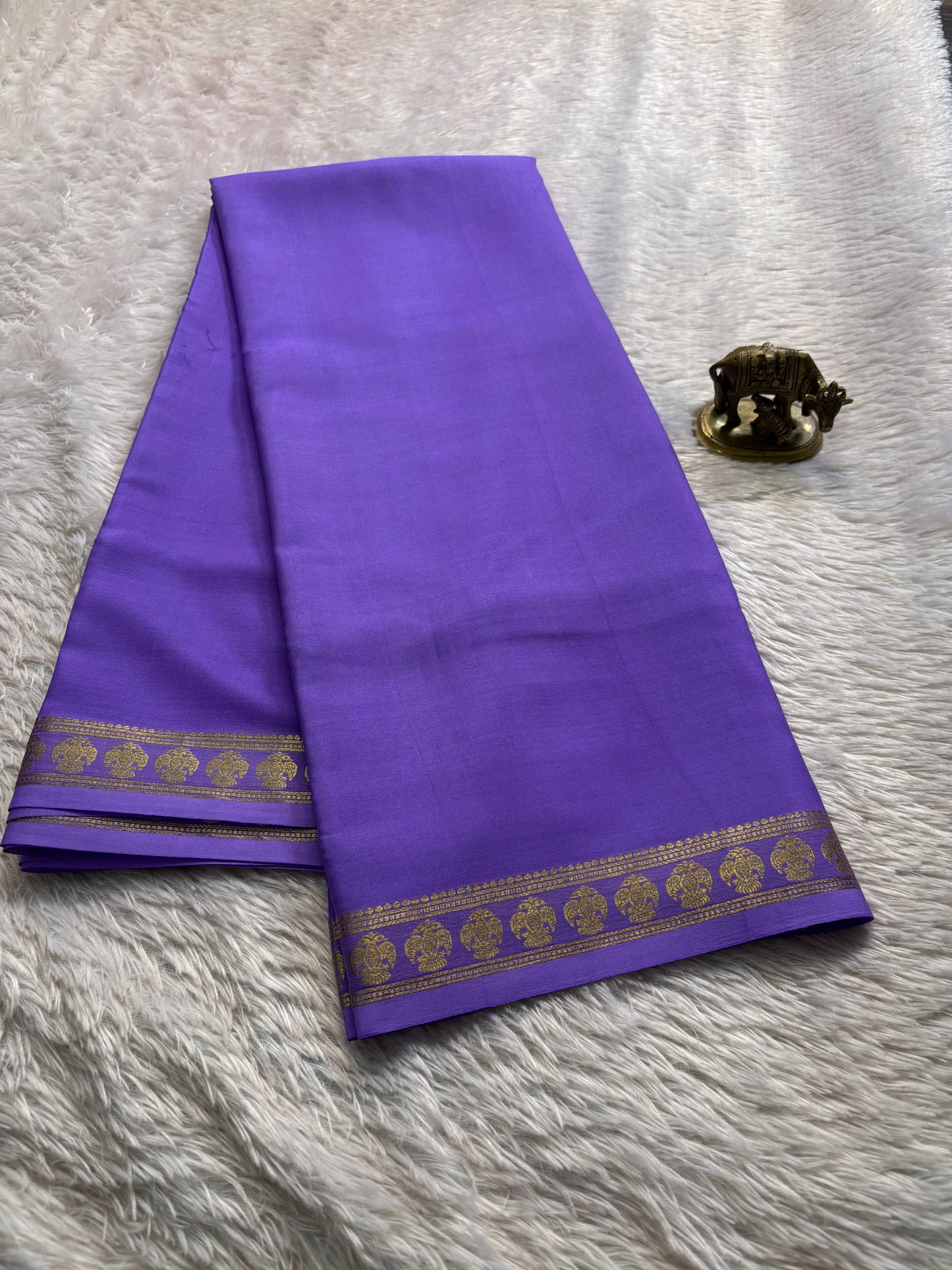 Brunda : Solid Dark lavender