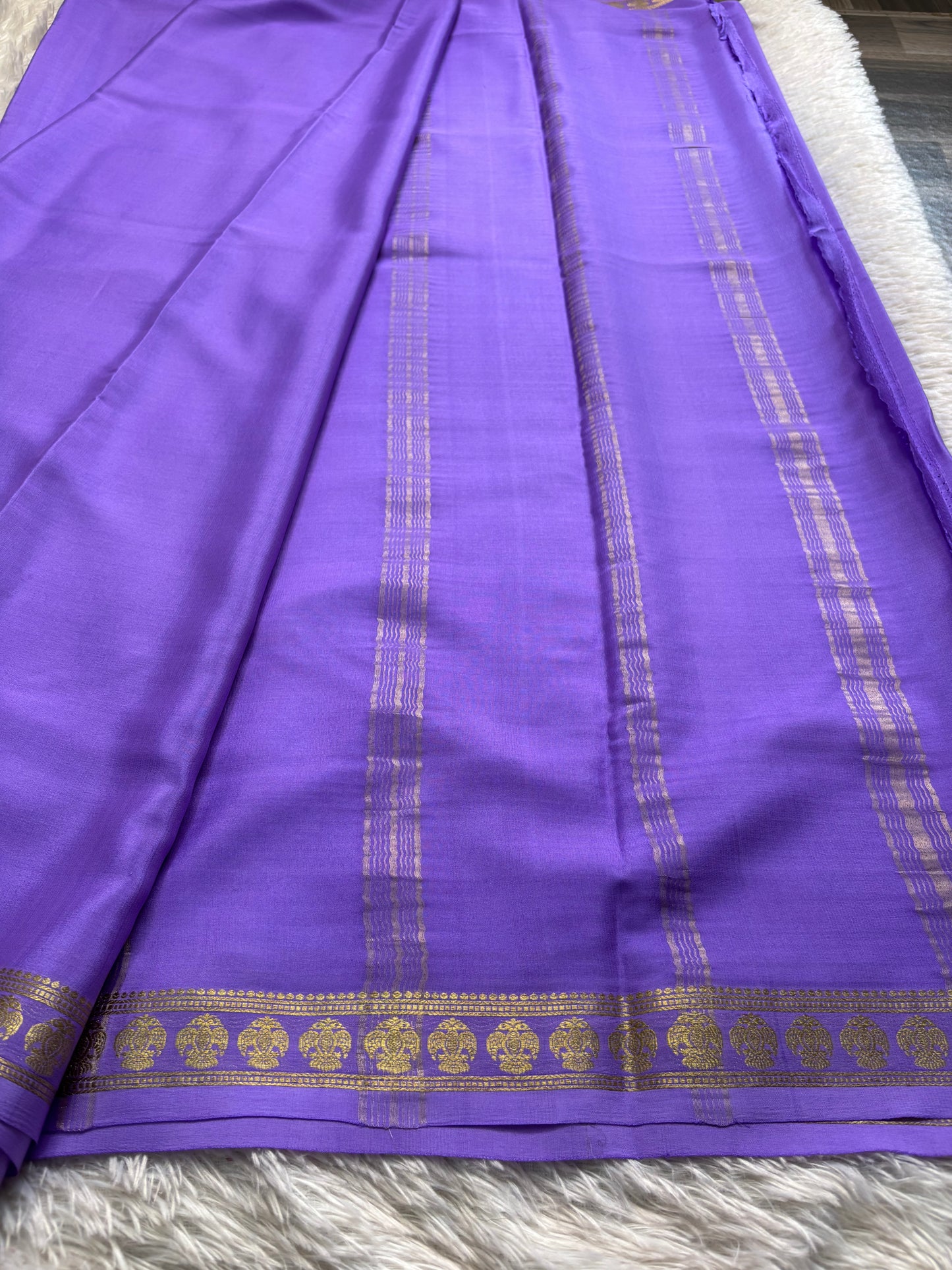 Brunda : Solid Dark lavender