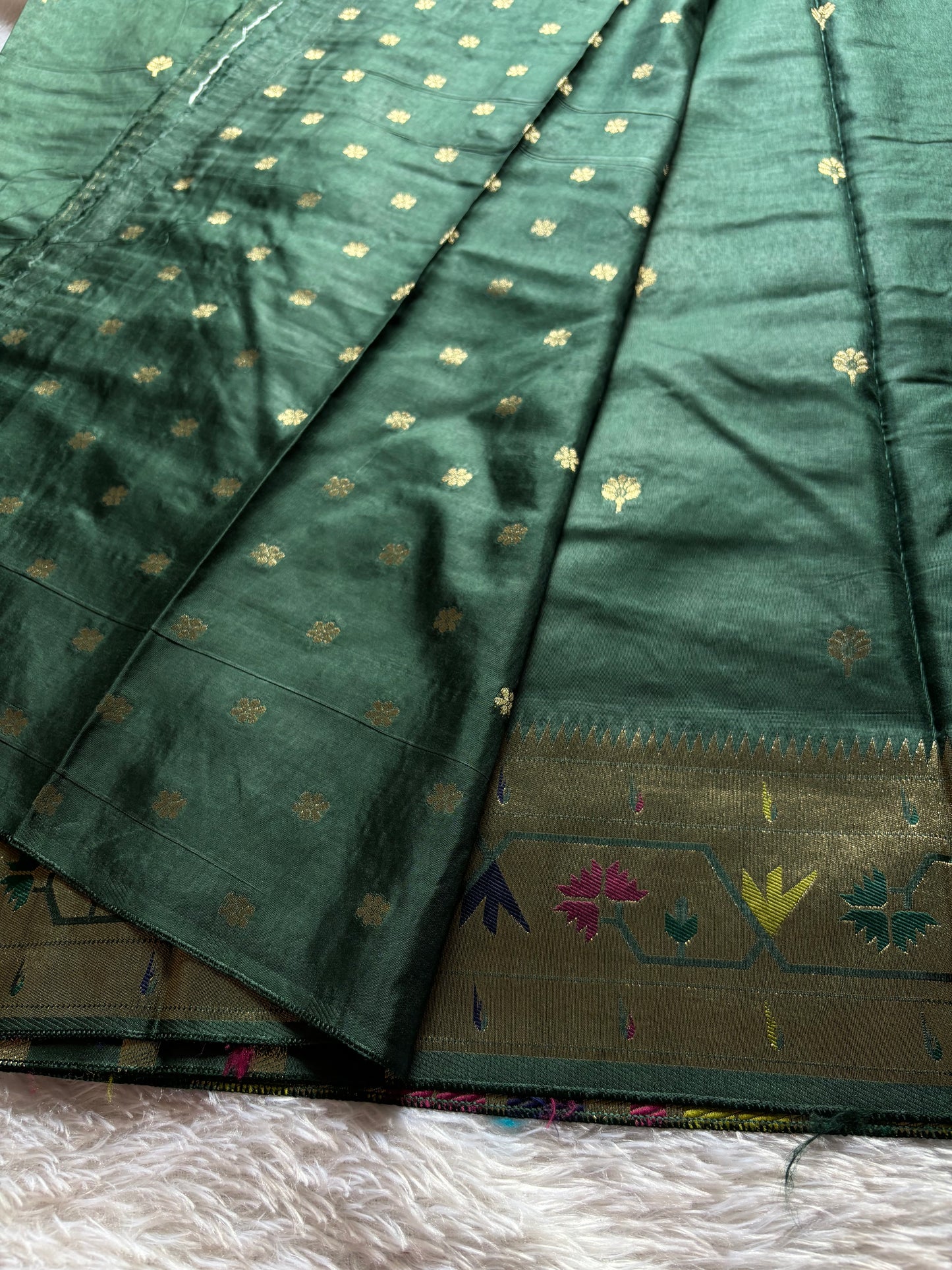 SS121 : Solid Dark green