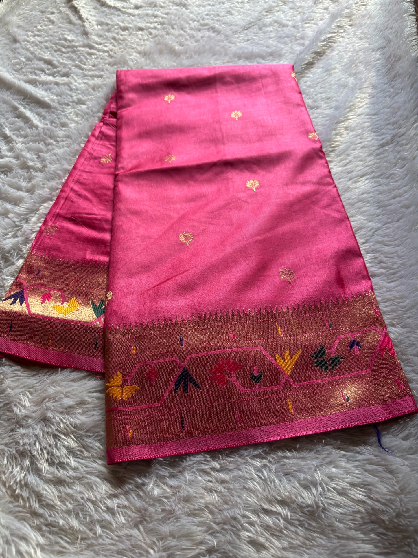 SS121 : Solid Hot pink