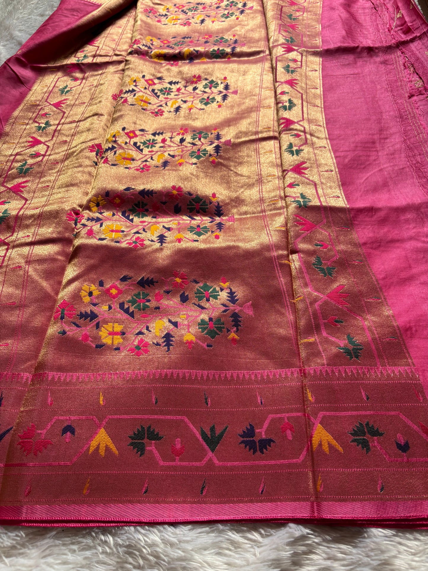 SS121 : Solid Hot pink