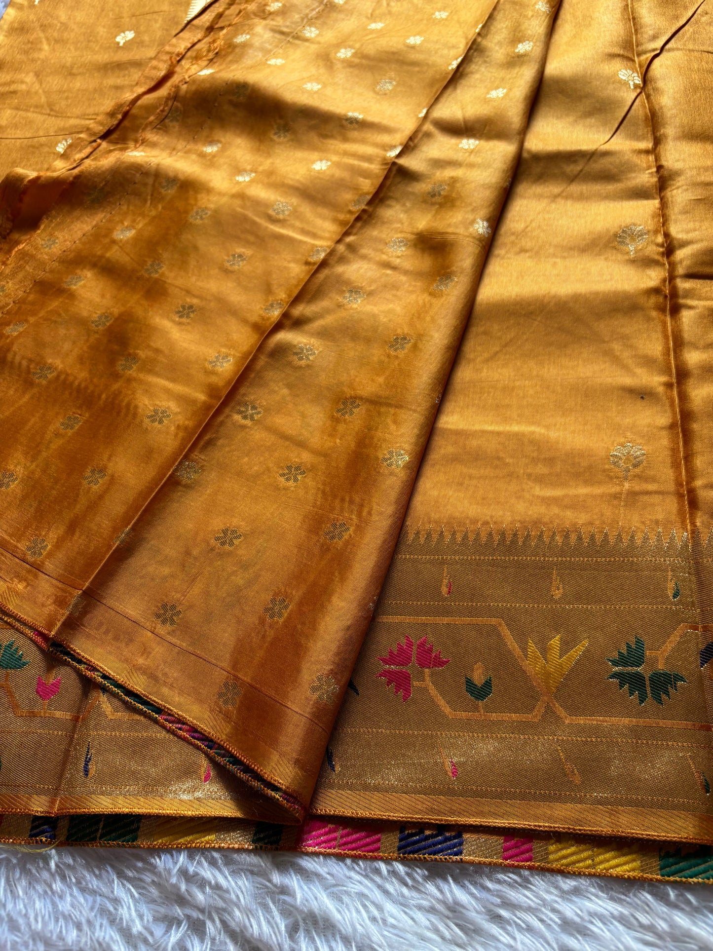 SS121 : Solid Golden yellow