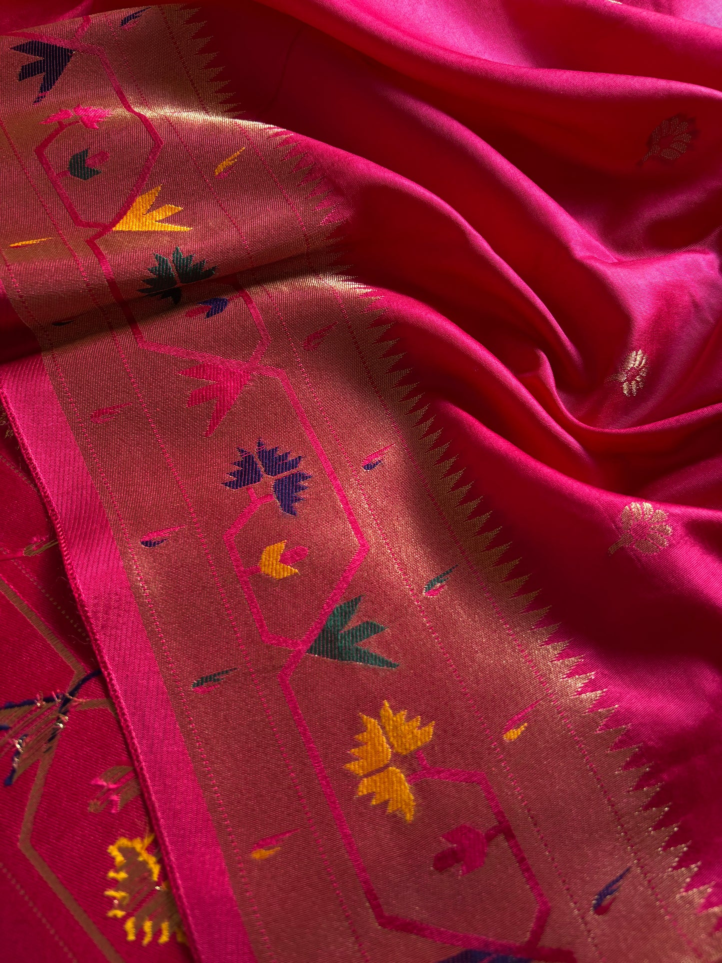 SS121 : Solid Rani pink