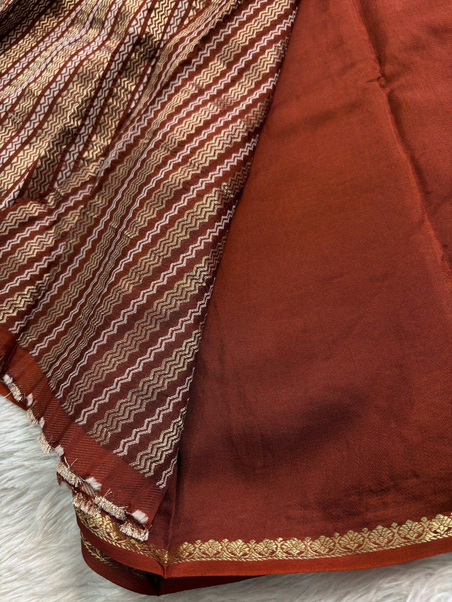 NYD124 : Solid Rust brown