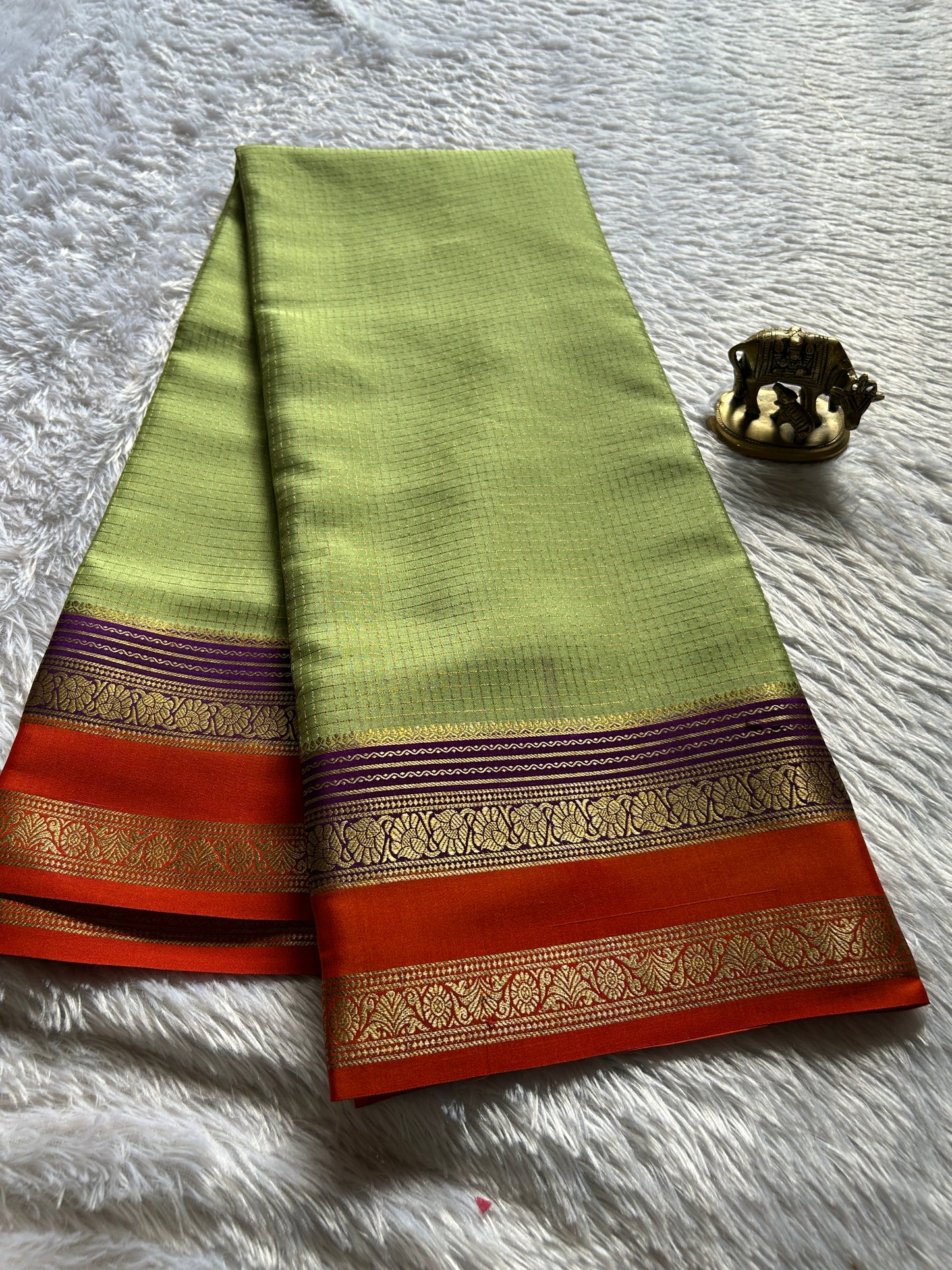Gayatri (3D) : Pista green-purple-orange
