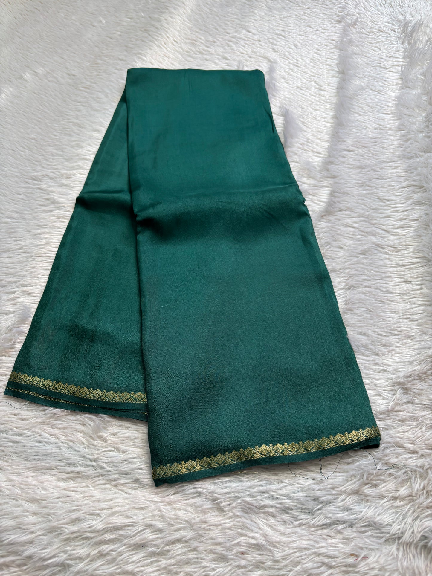 NYD124 : Solid Peacock green