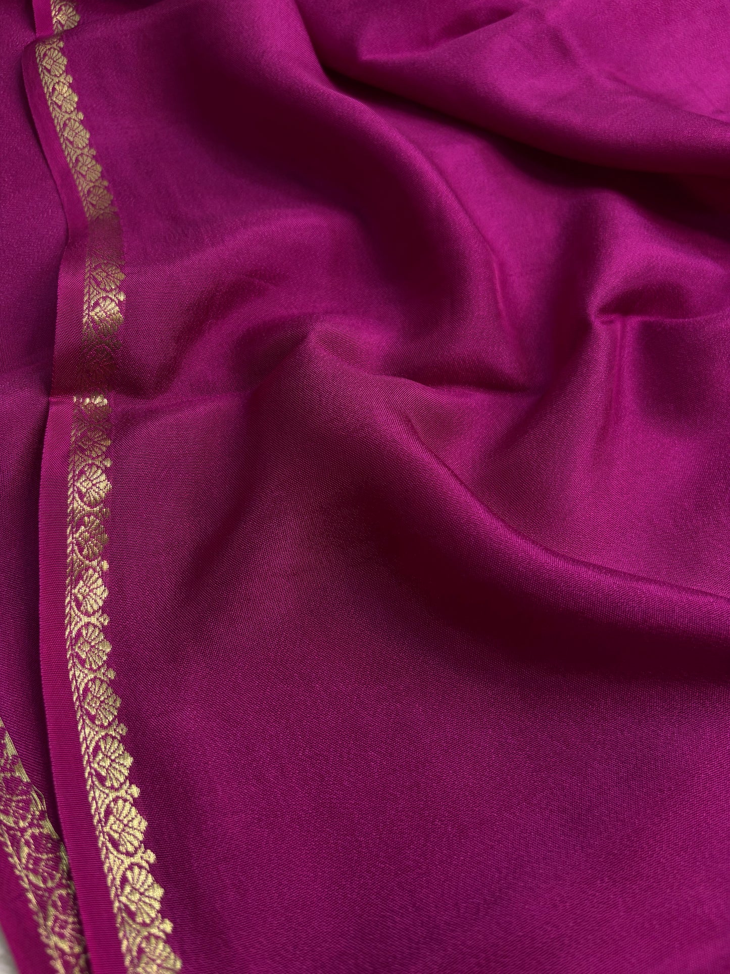 NYD124 : Solid Magenta