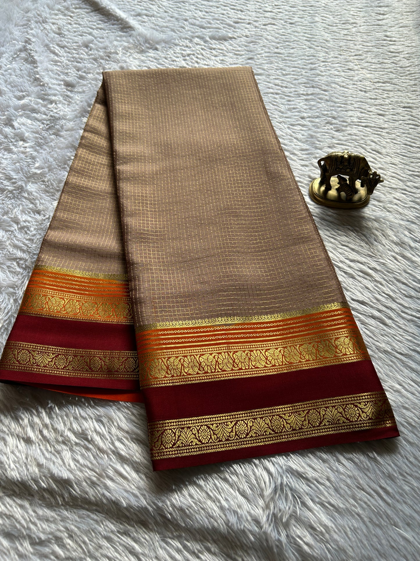 Gayatri (3D) : Light brown-orange-brown