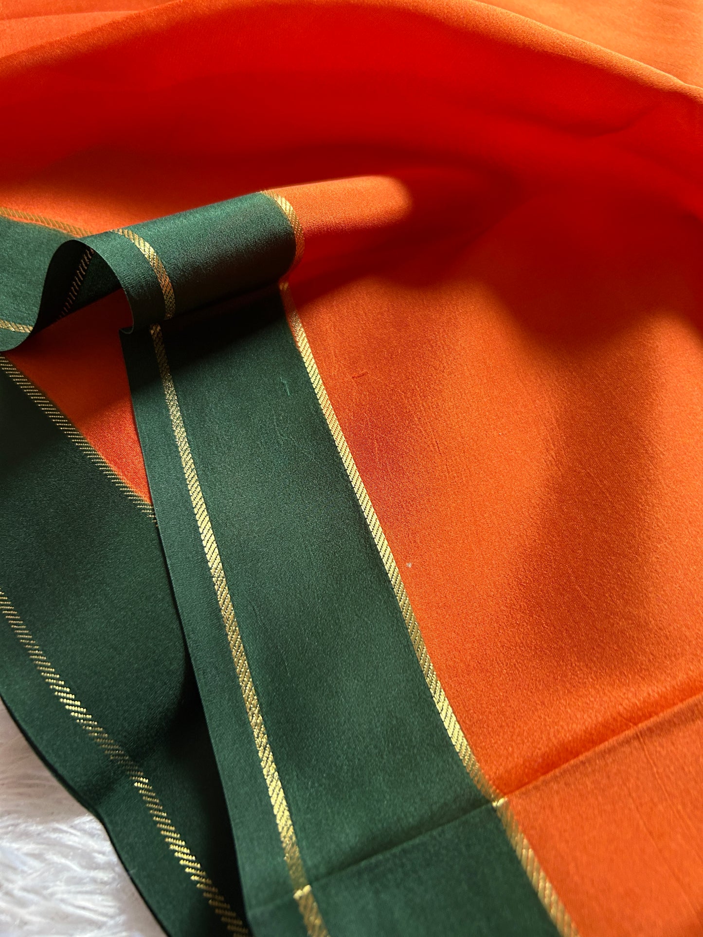 Rekha (2D) : Orange-green