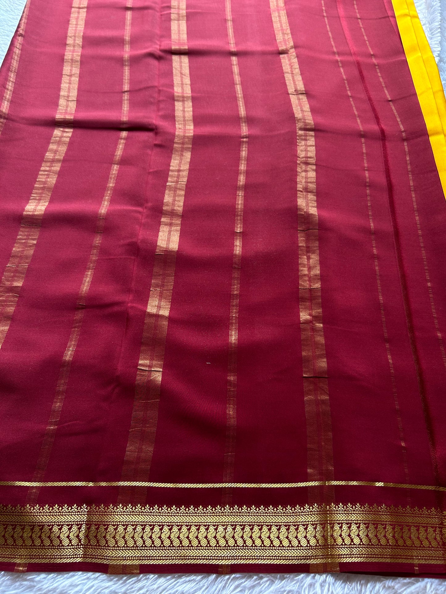 Mayuri (2D) : Lemon yellow-maroon