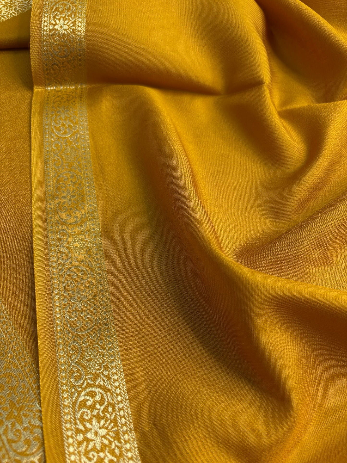 NYD126 : Solid Golden yellow