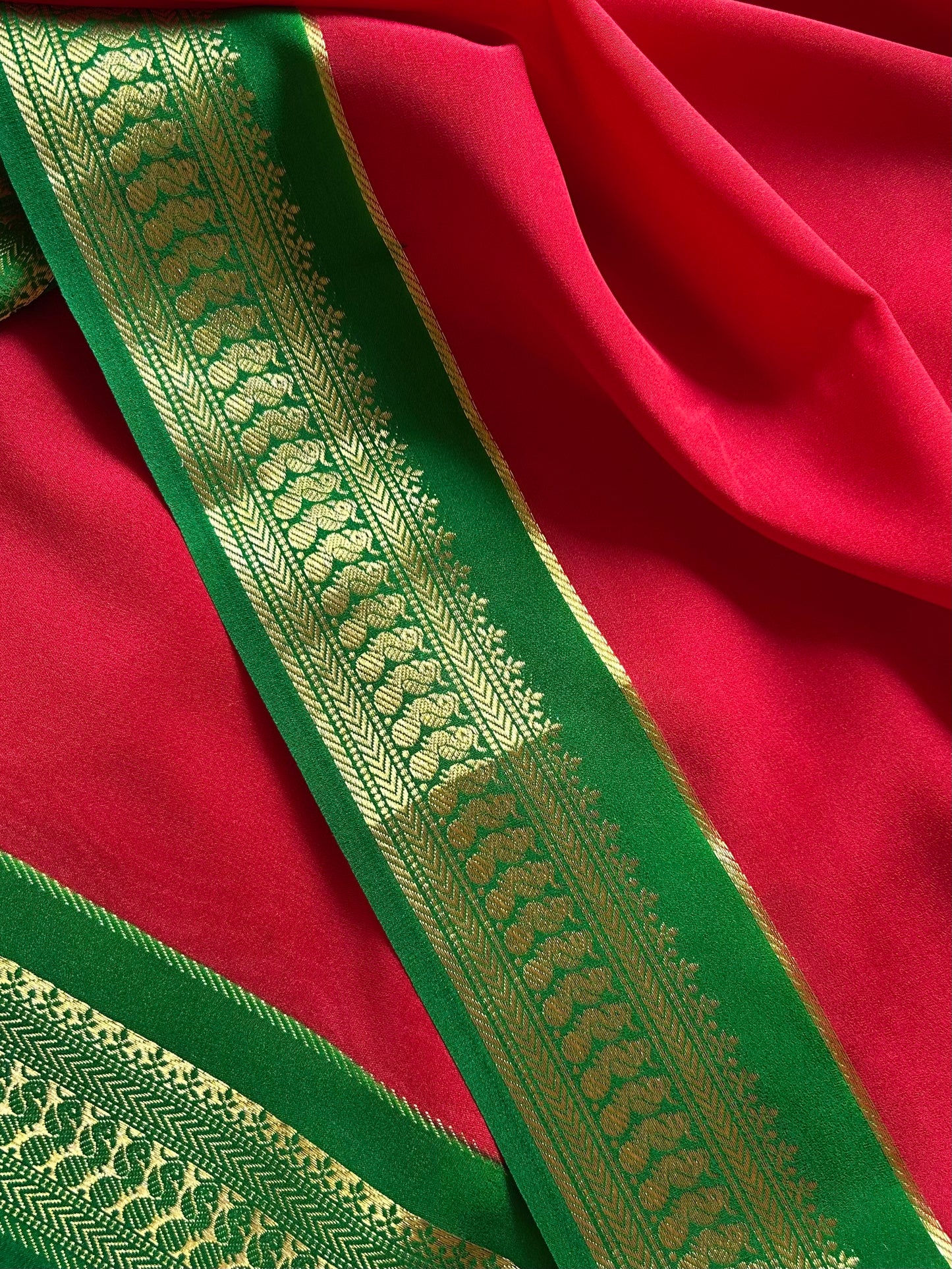 Mayuri (2D) : Red-green