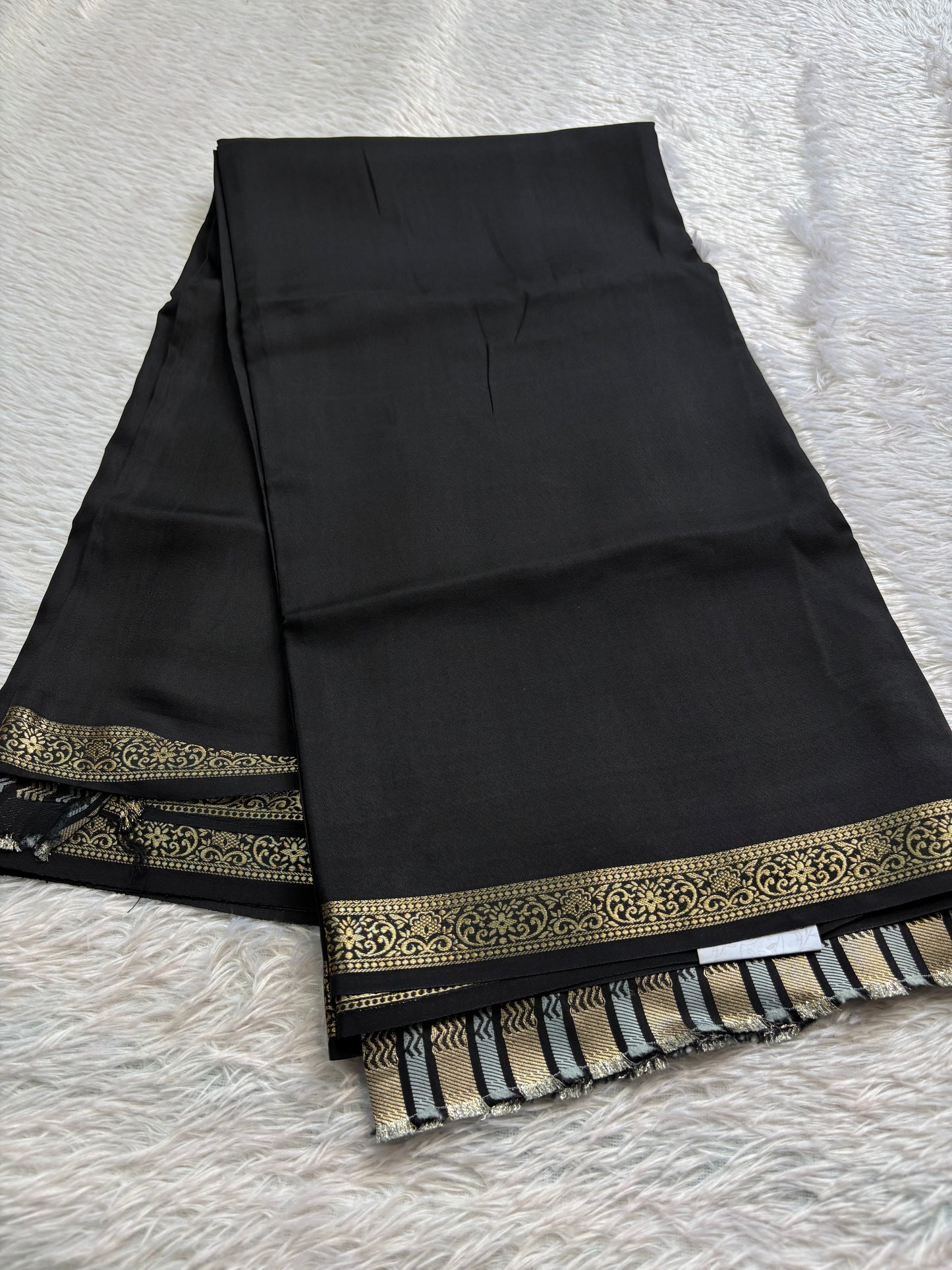 NYD126 : Solid Black