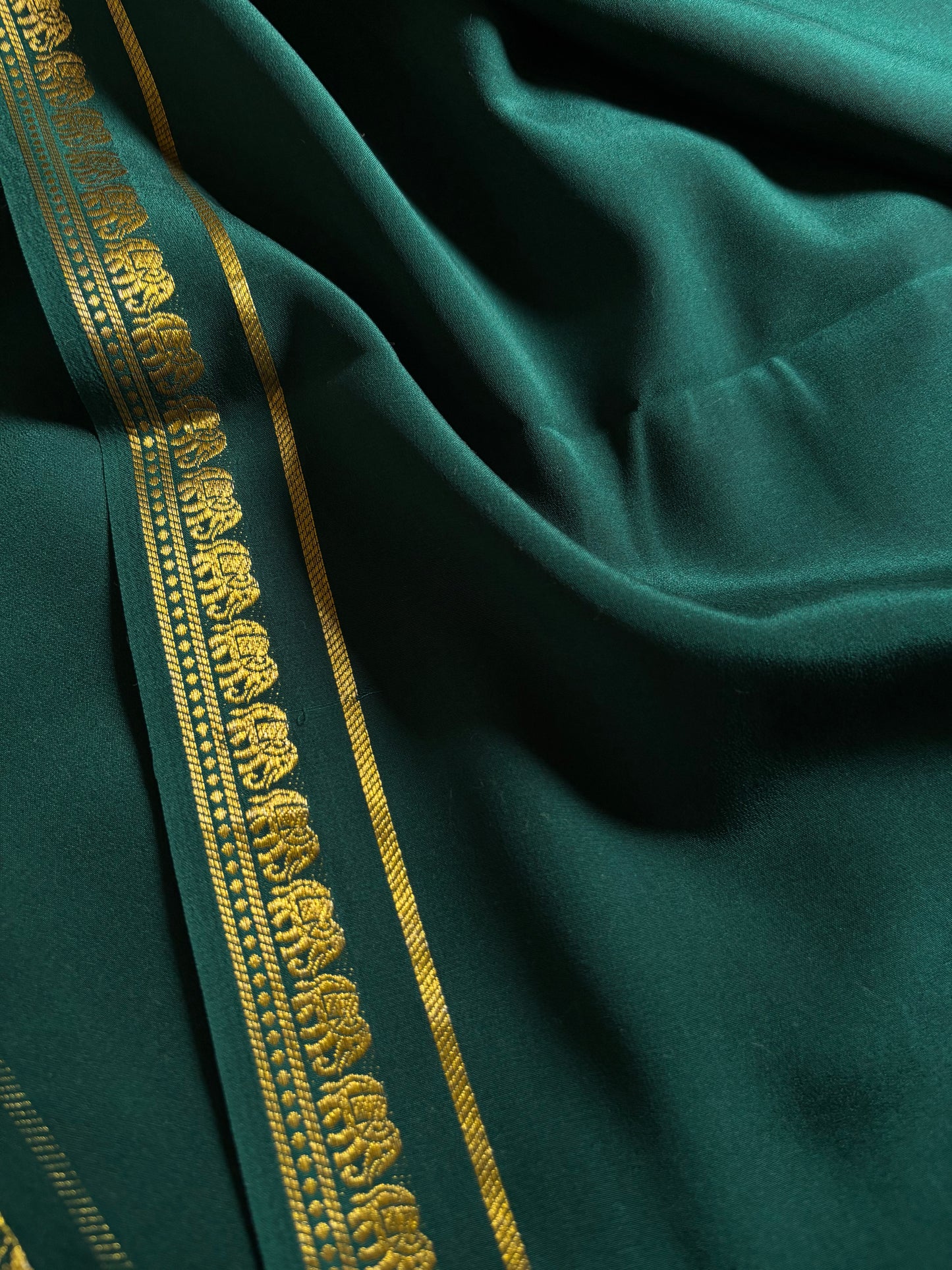 Gamani : Solid Teal green