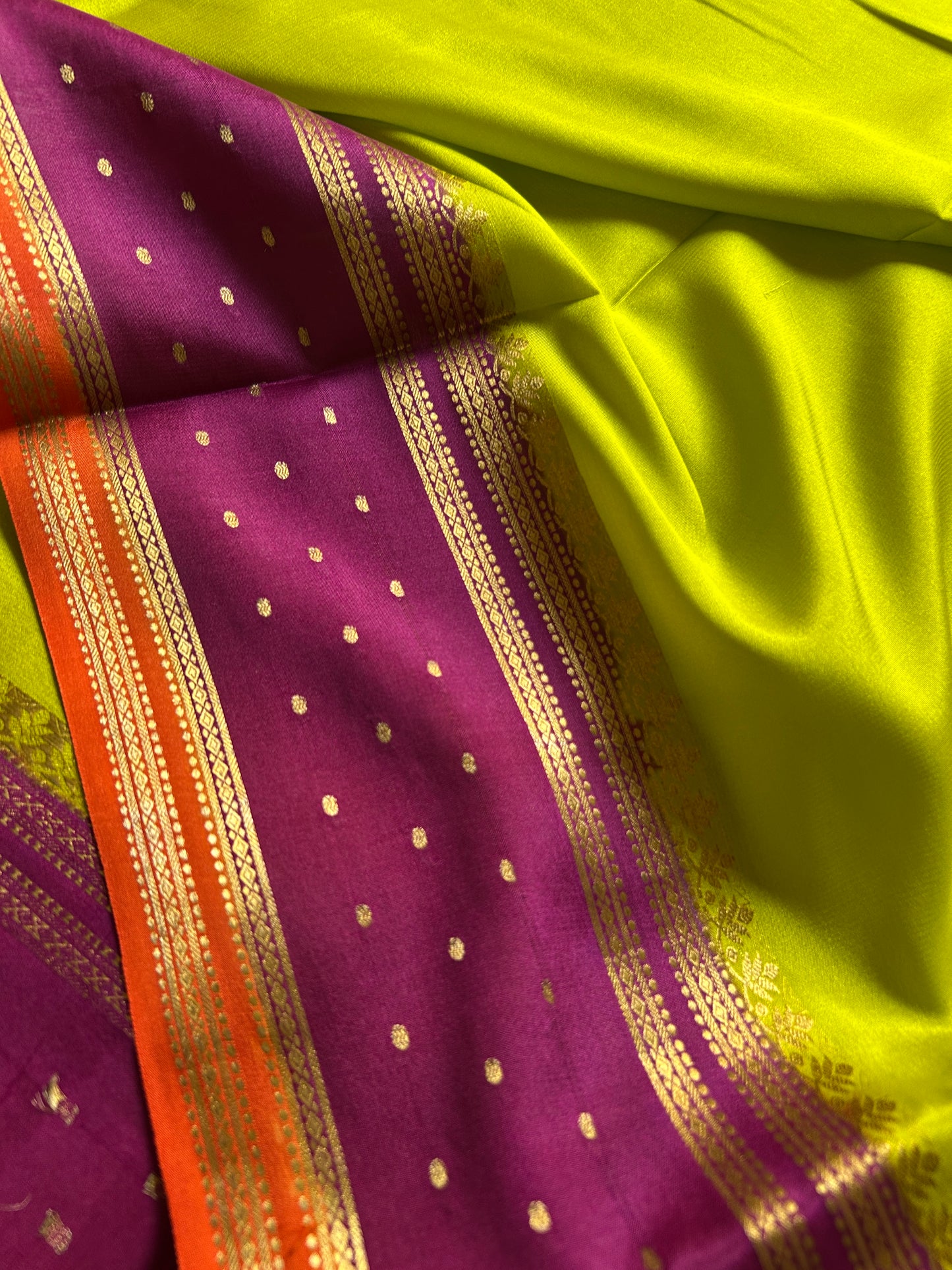 Drishti (3D) : Olive-magenta-orange