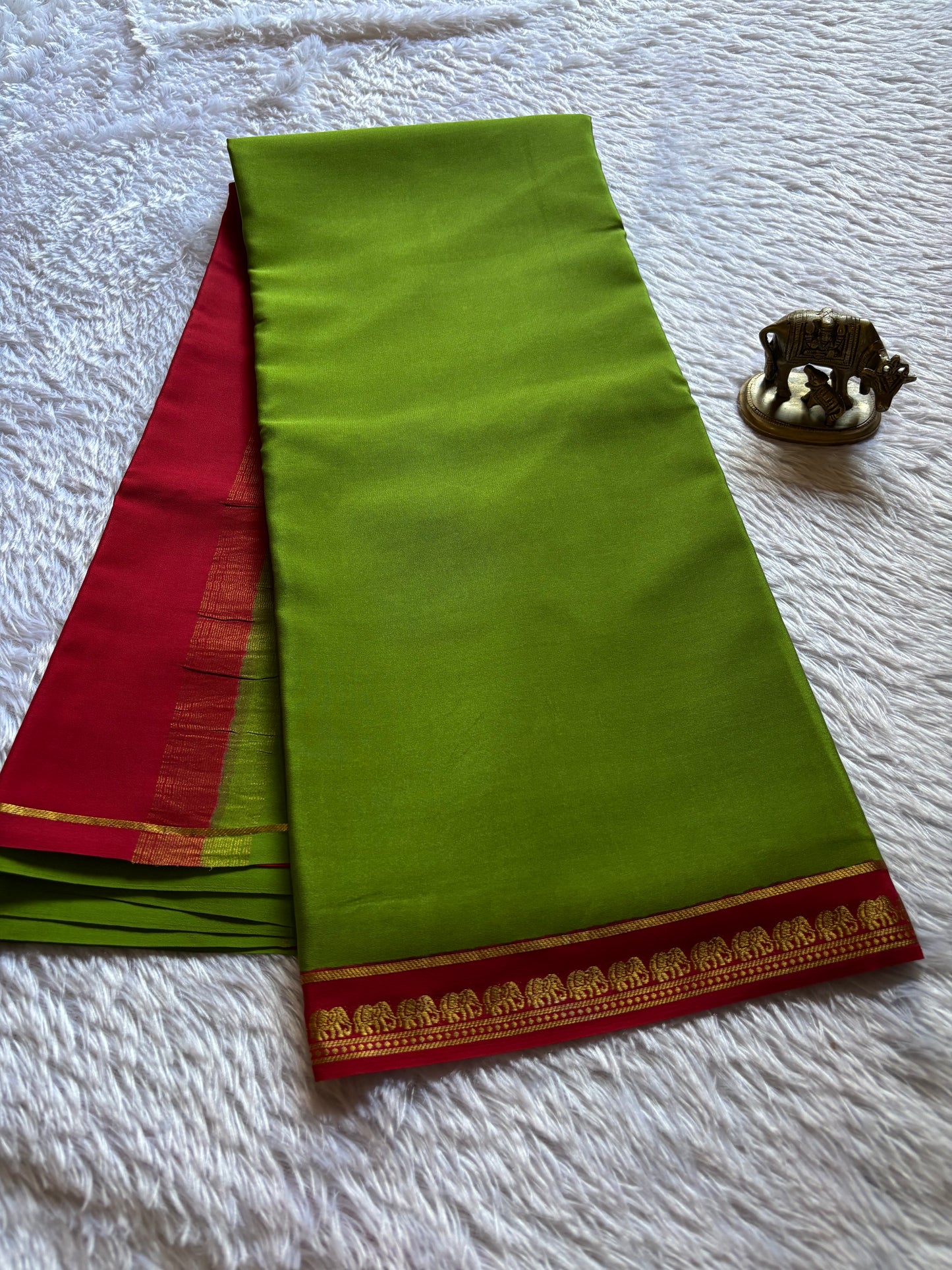 Gamani (2D) : Mehendi green-red