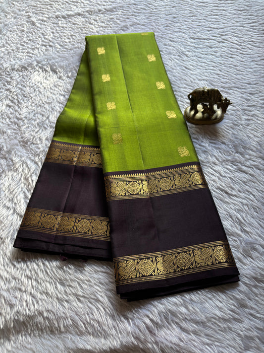 Lakshmi (2D) : Mehendi green-deep brown