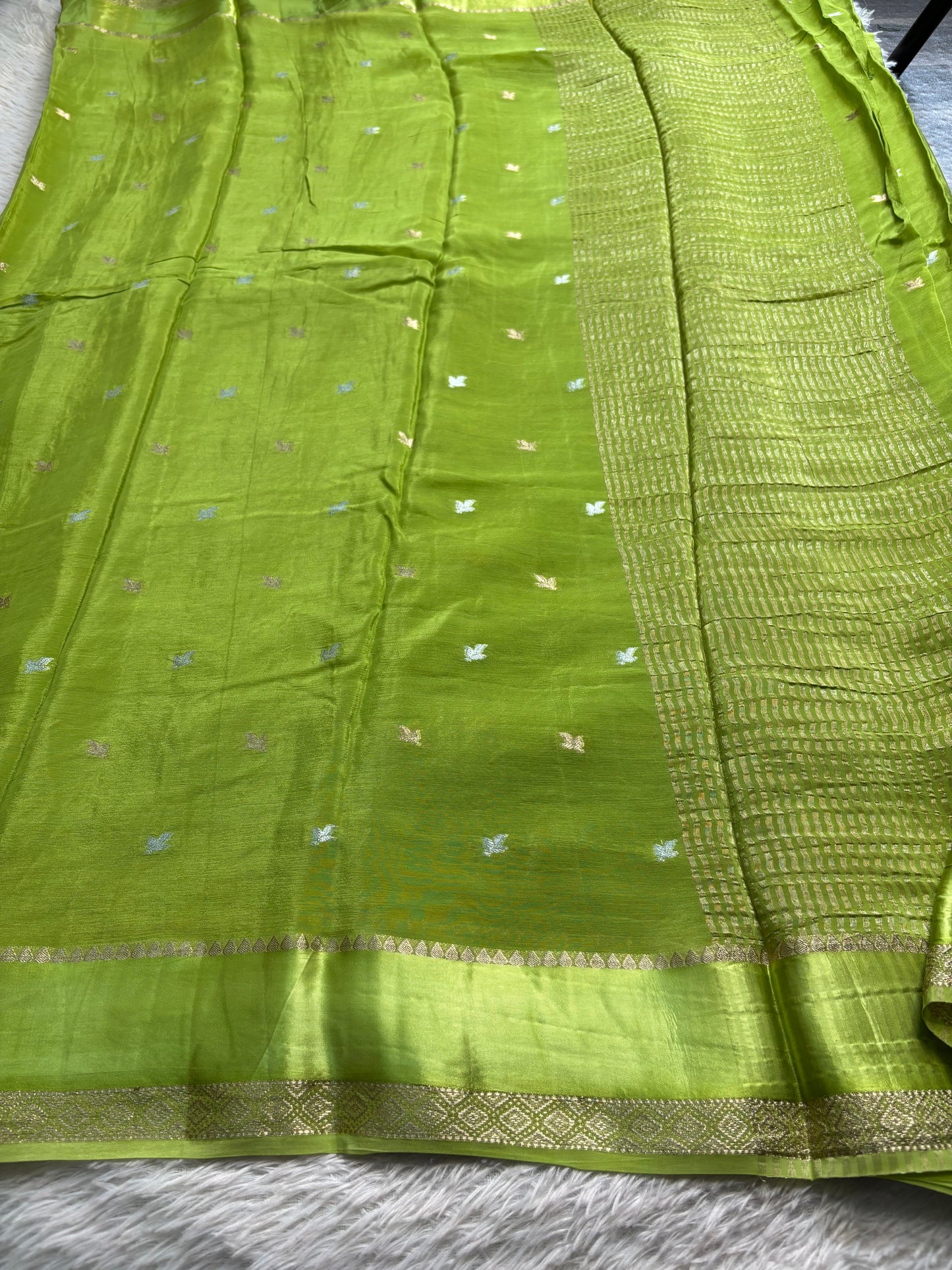 NYD129 : Solid Dark pista green