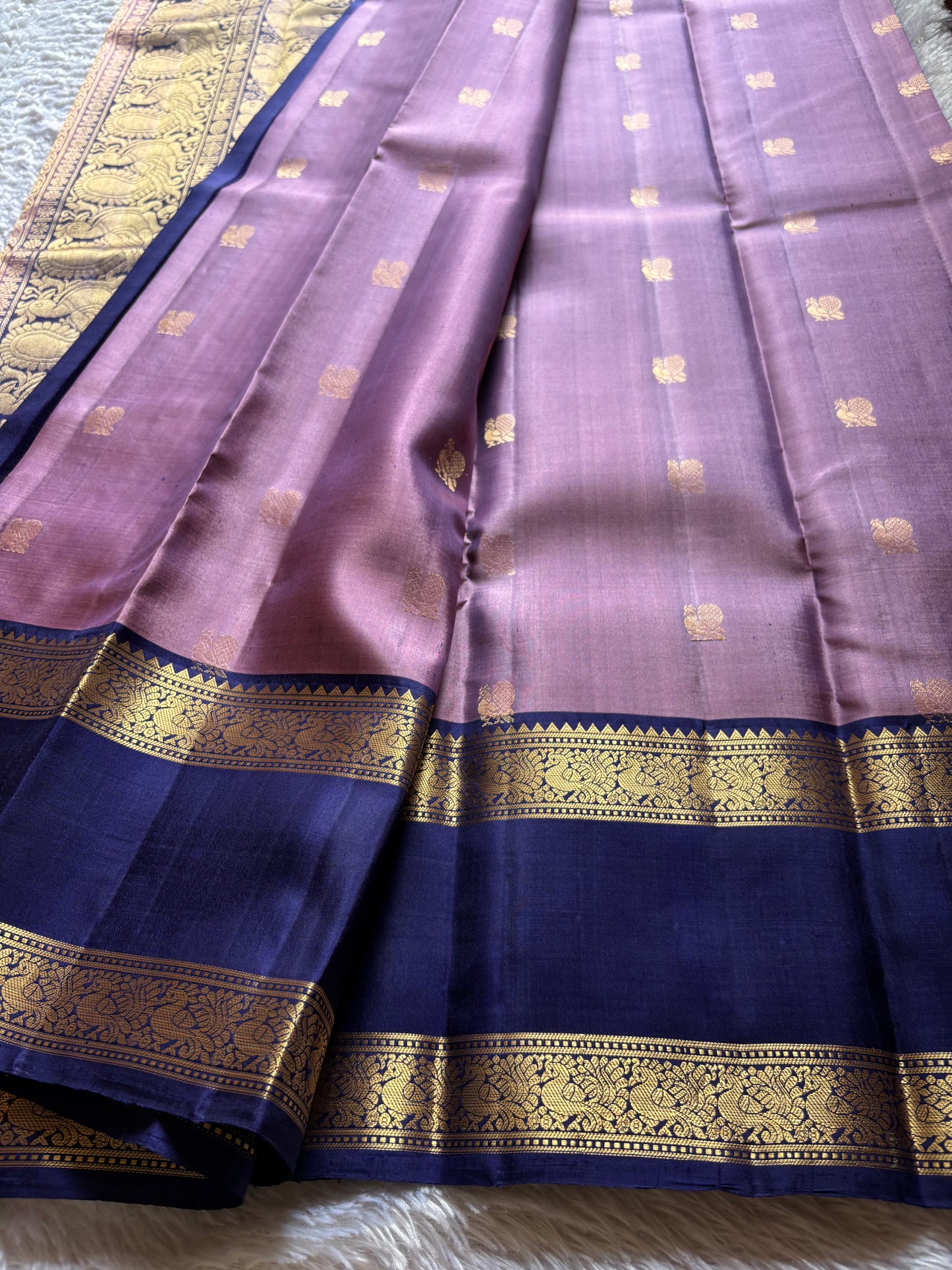 Lakshmi (2D) : Lilac pink-dark blue