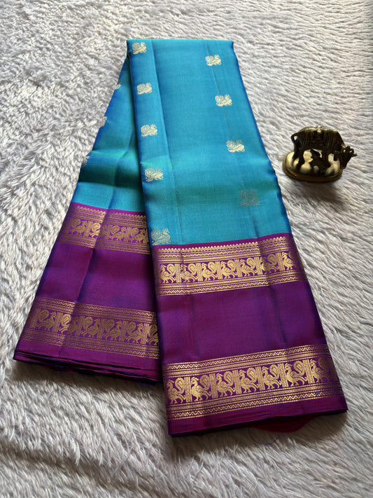 Lakshmi (2D) : Sky blue-dark magenta