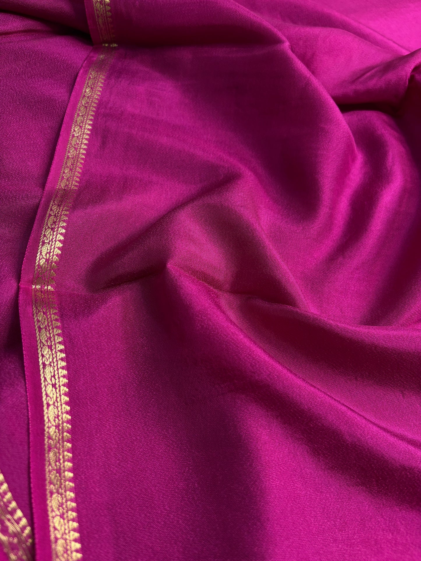 NYD125 : Solid Magenta