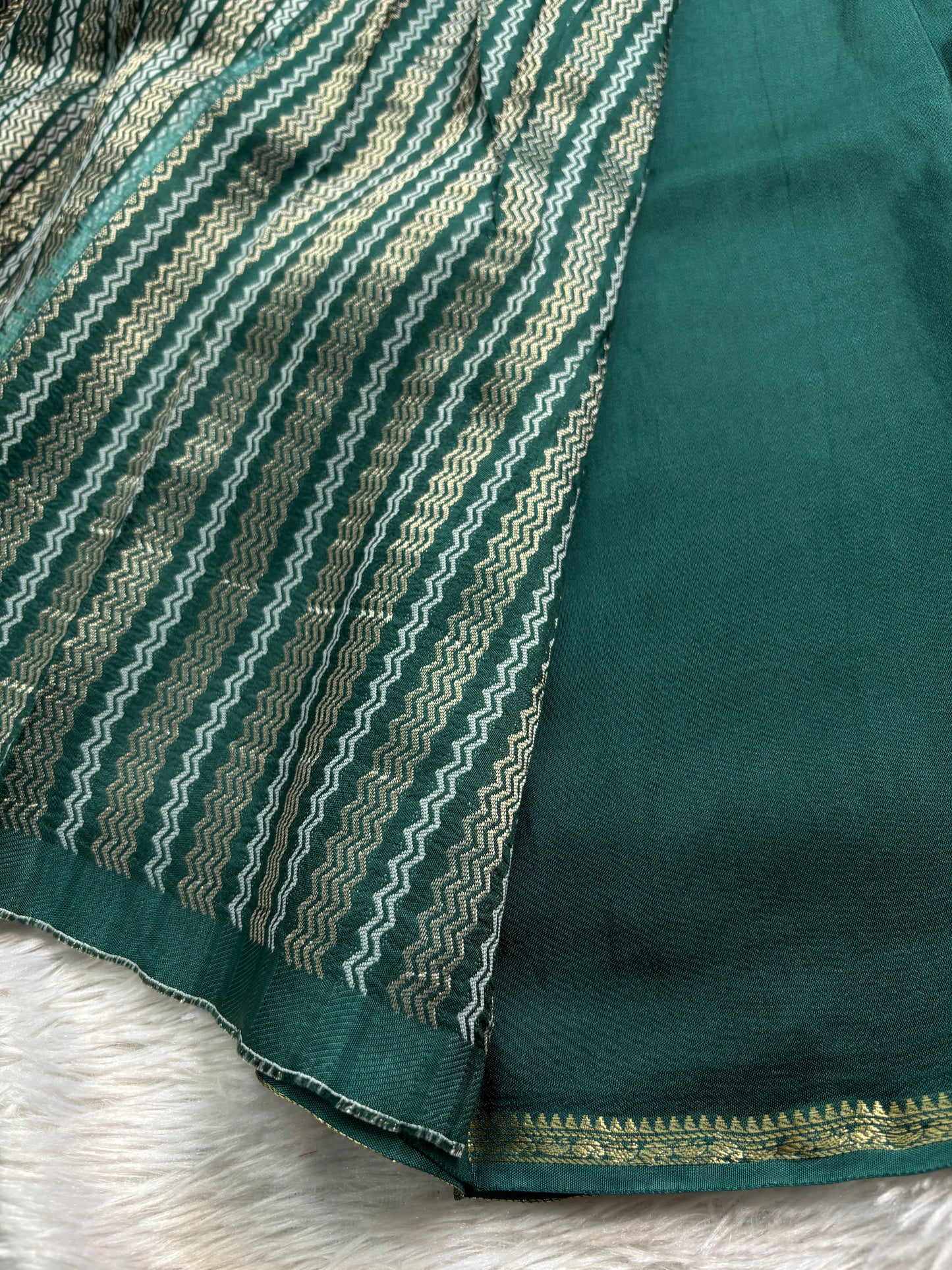 NYD125 : Solid Peacock green