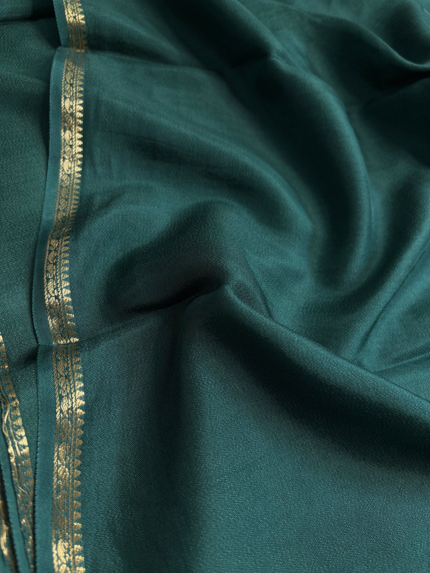NYD125 : Solid Peacock green