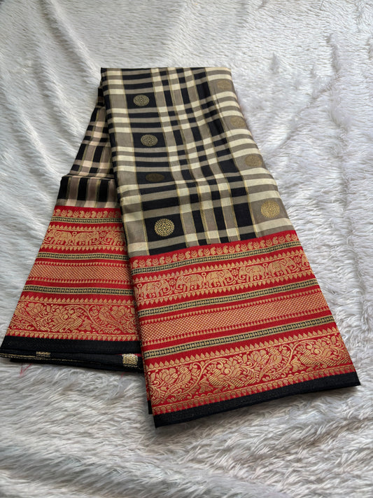 NYD128 (2D) : Off white, black-red