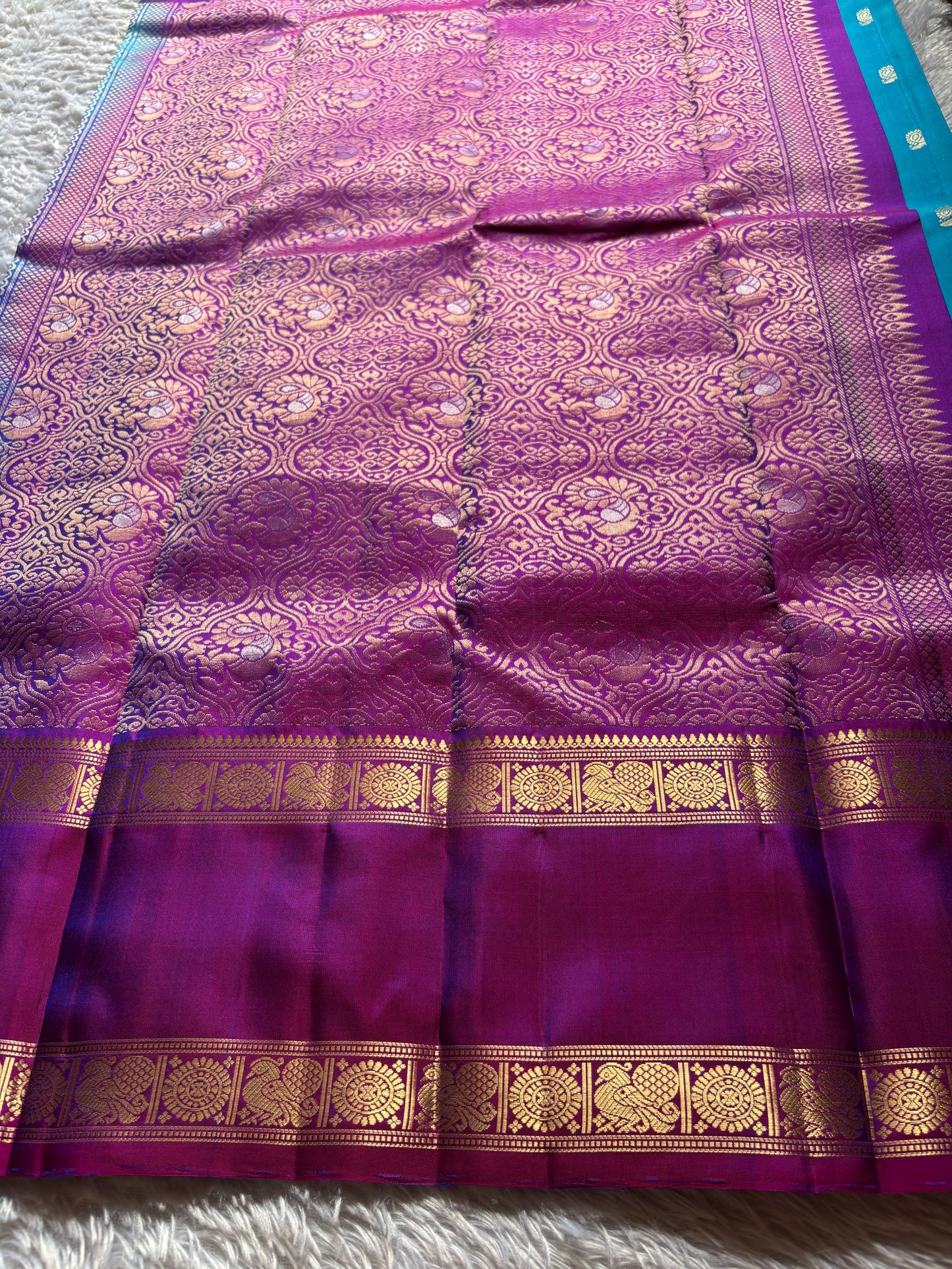 Lakshmi (2D) : Ananda blue-dark magenta
