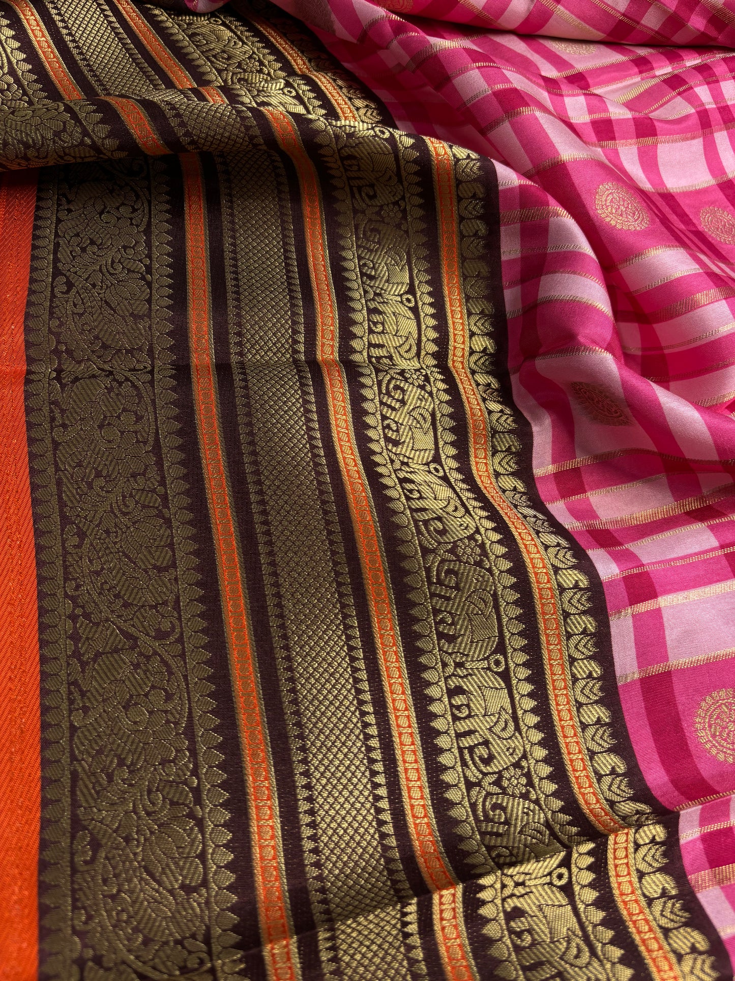NYD128 (2D) : Light pink, hot pink-chocolate brown
