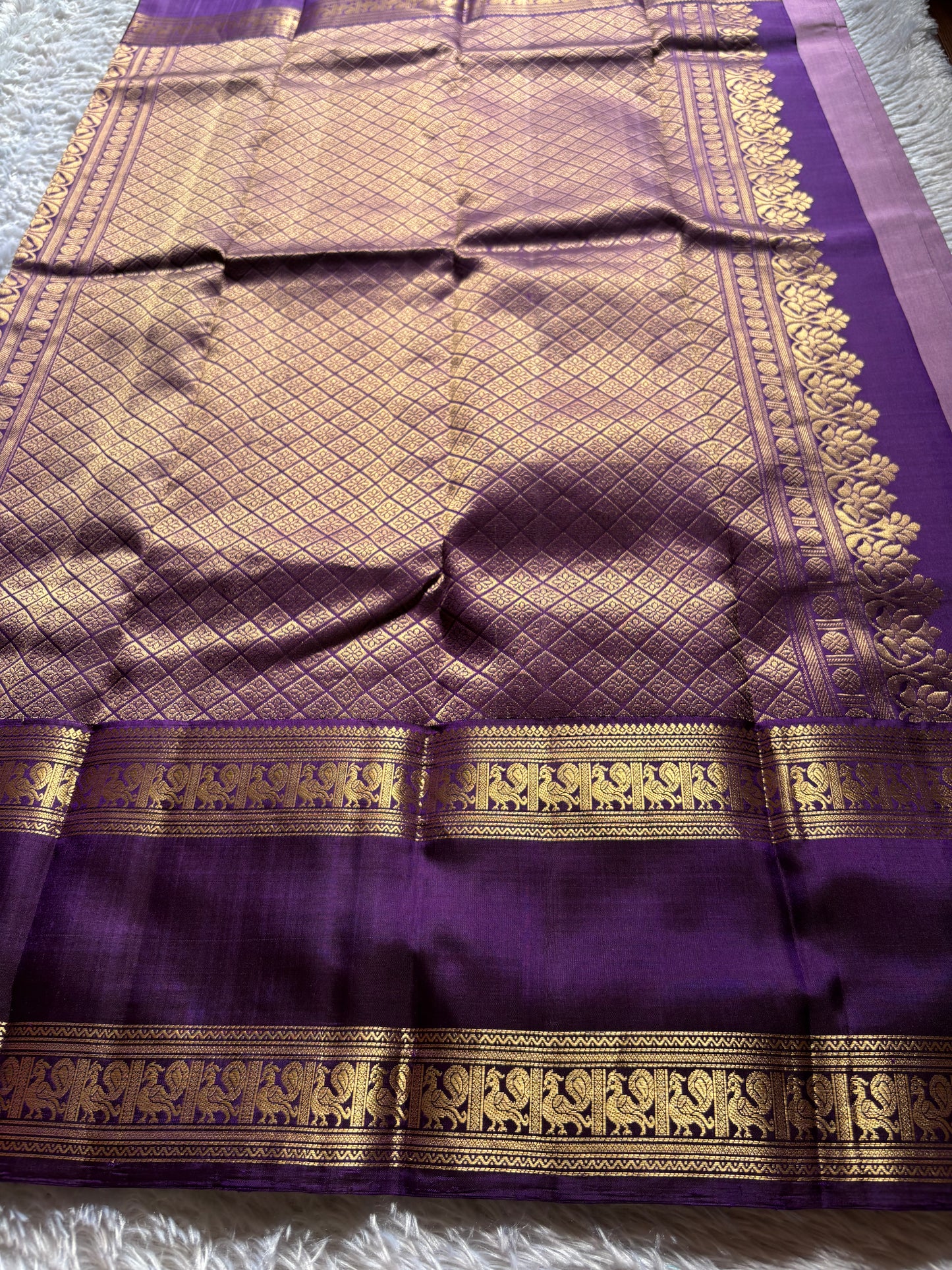Lakshmi (2D) : Lilac pink-plum purple