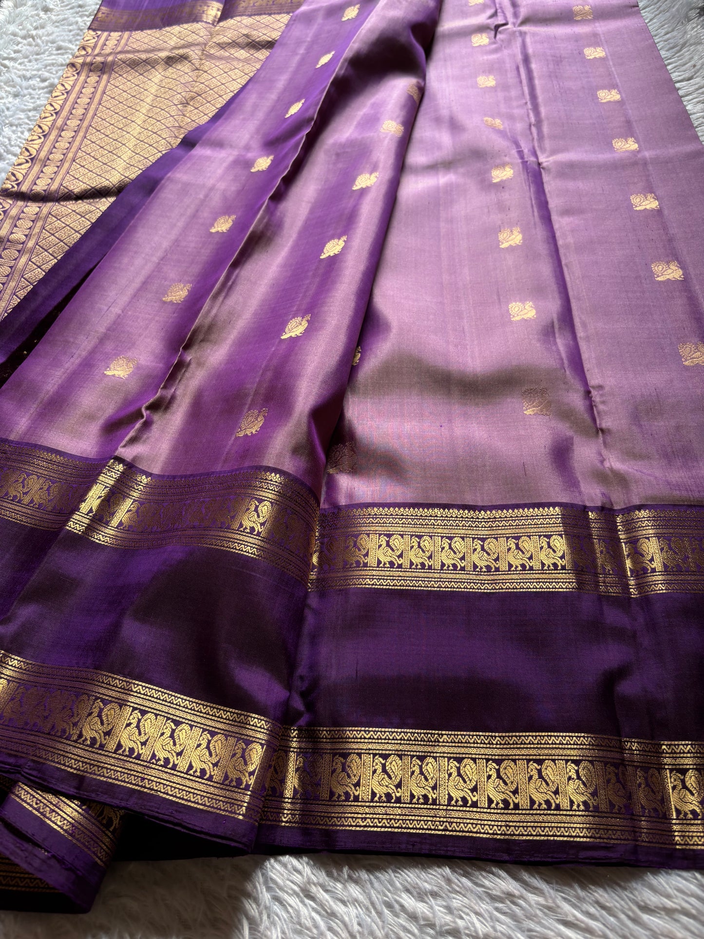 Lakshmi (2D) : Lilac pink-plum purple