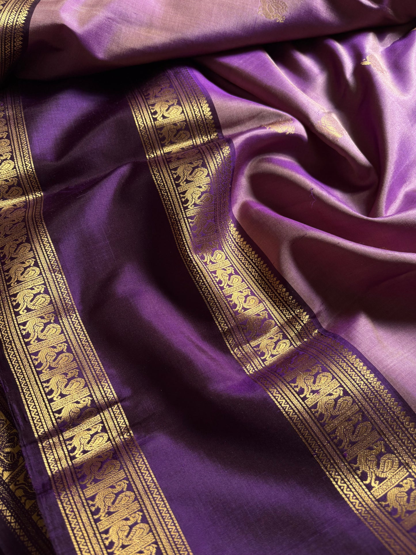 Lakshmi (2D) : Lilac pink-plum purple