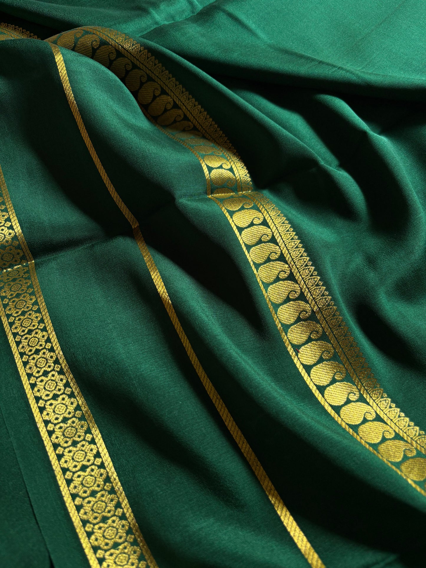 Malini : Solid Bottle green
