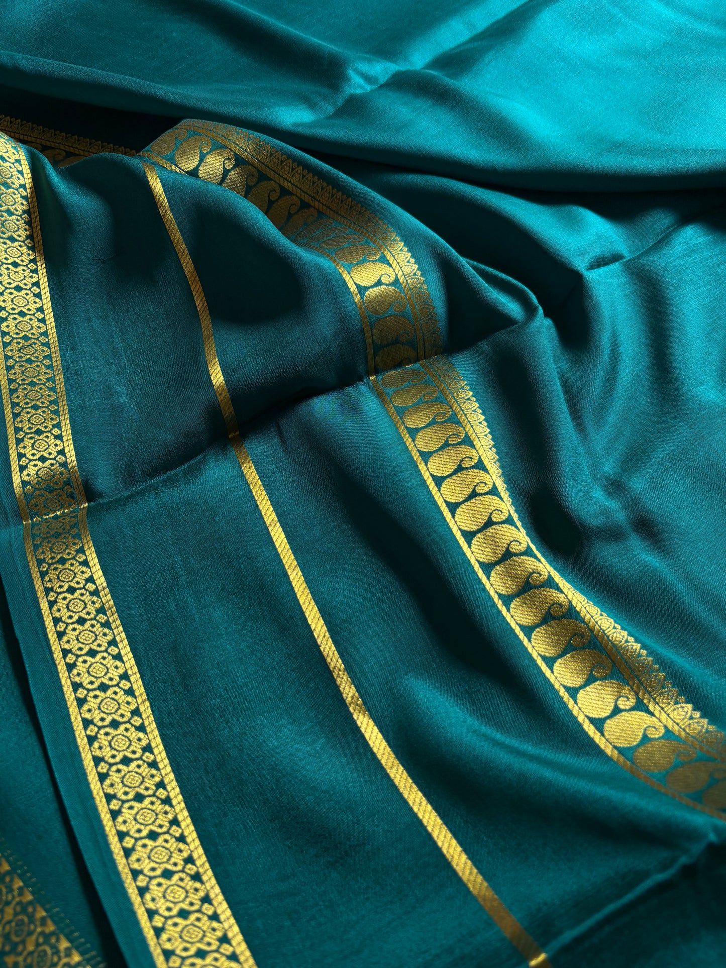 Malini : Solid Teal blue