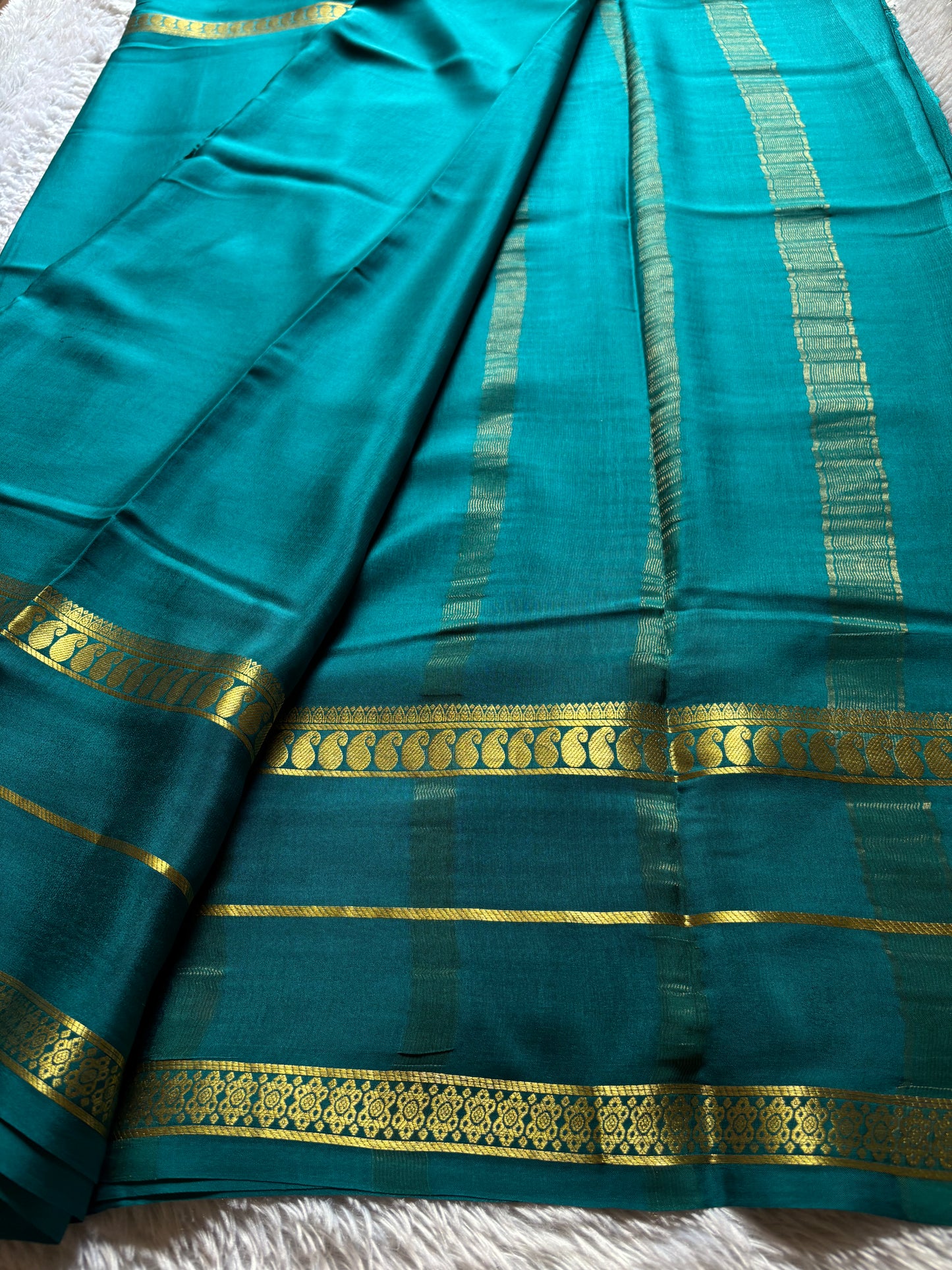 Malini : Solid Teal blue