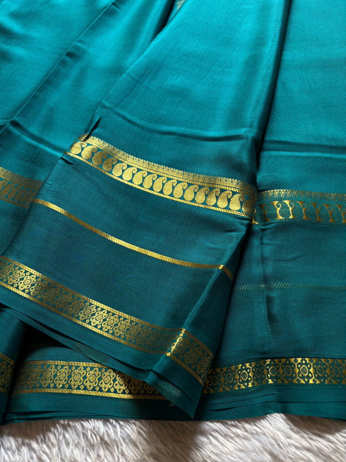 Malini : Solid Teal blue