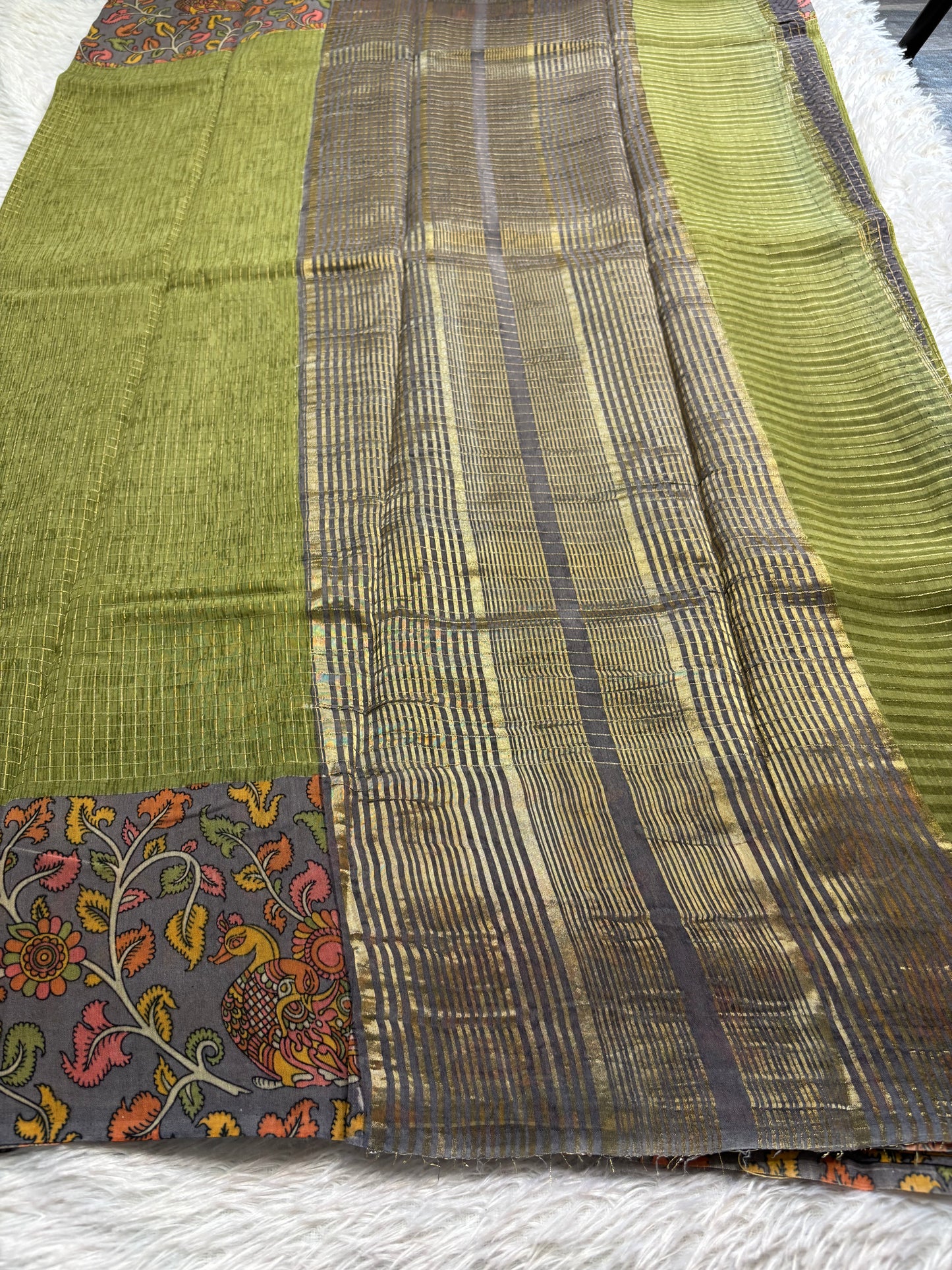 NYD130 (2D) : Mehendi green-grey