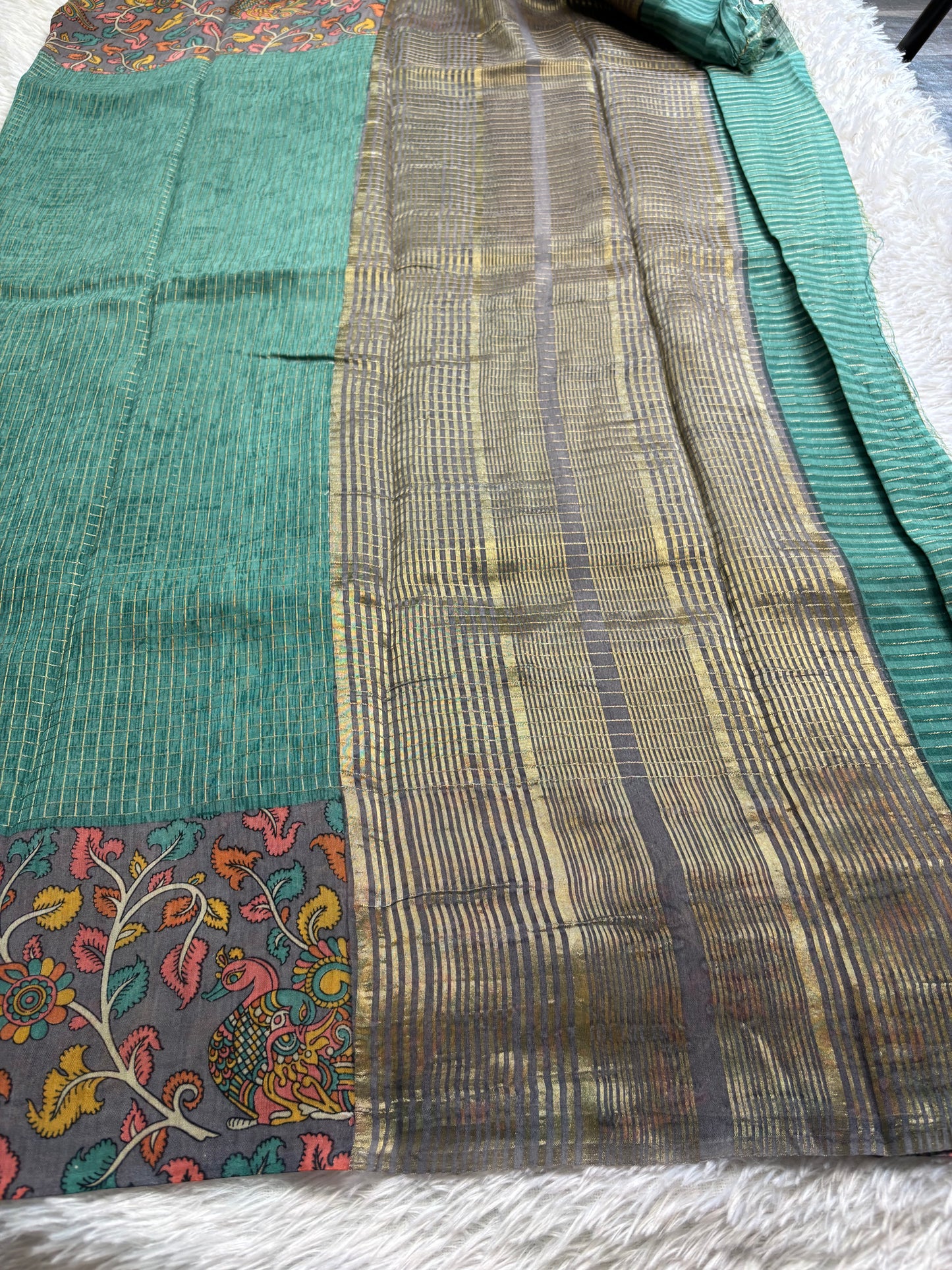 NYD130 (2D) : Rama green-grey