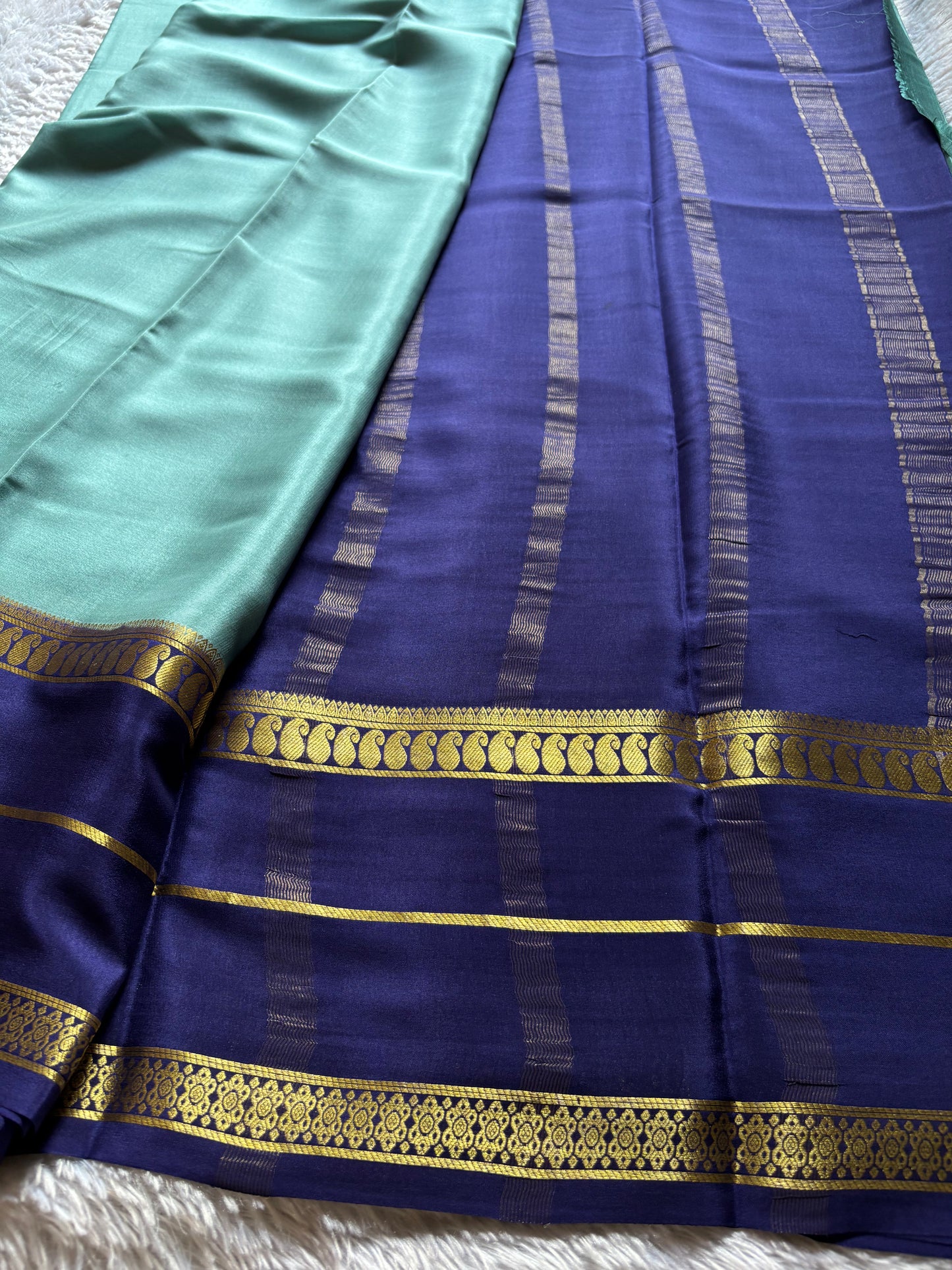 Malini (2D) : Sea green-dark blue