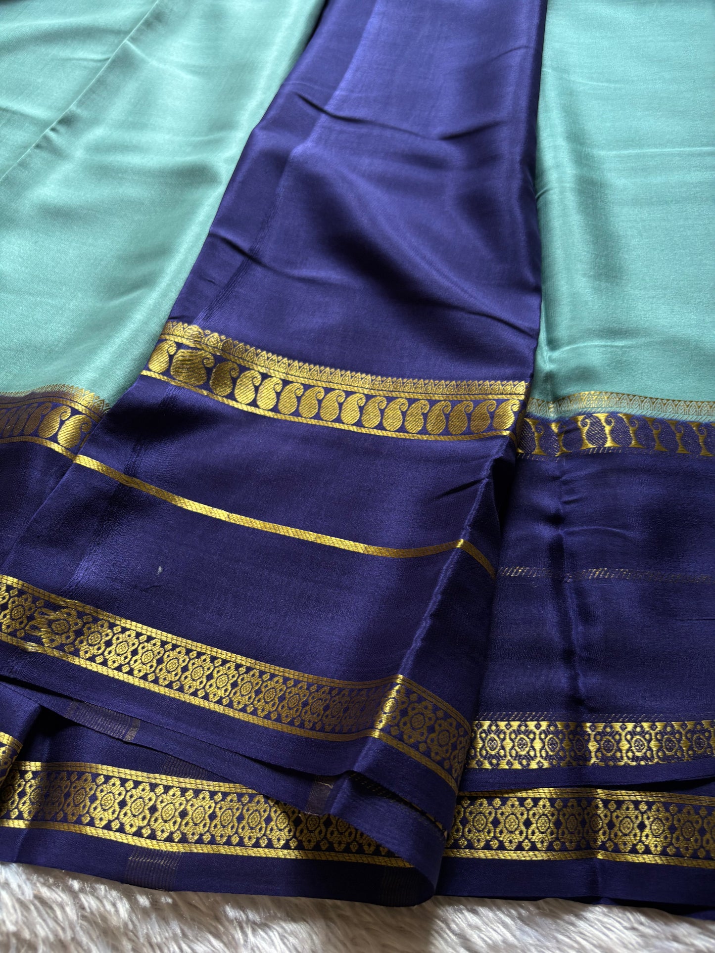 Malini (2D) : Sea green-dark blue