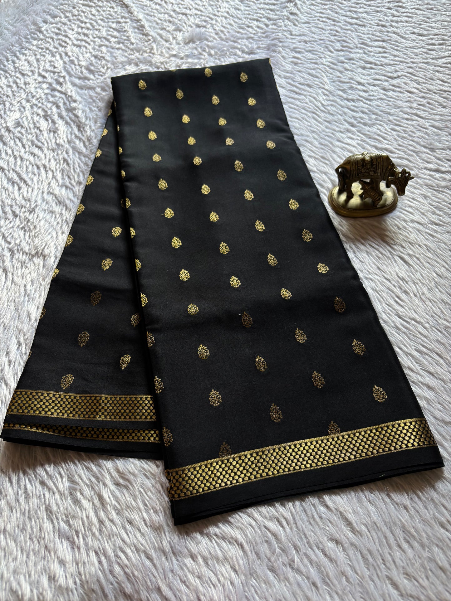 Bhavana : Solid Black