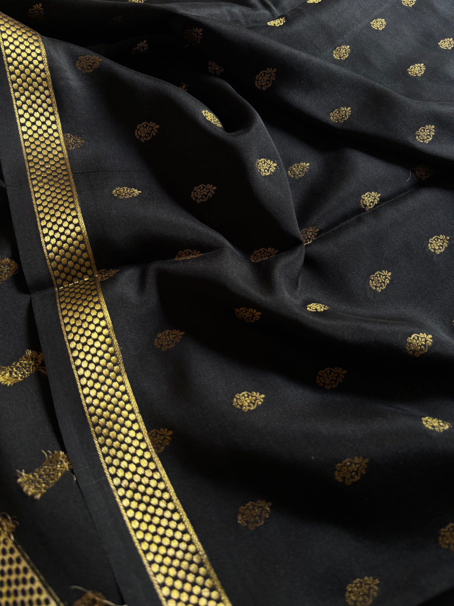 Bhavana : Solid Black